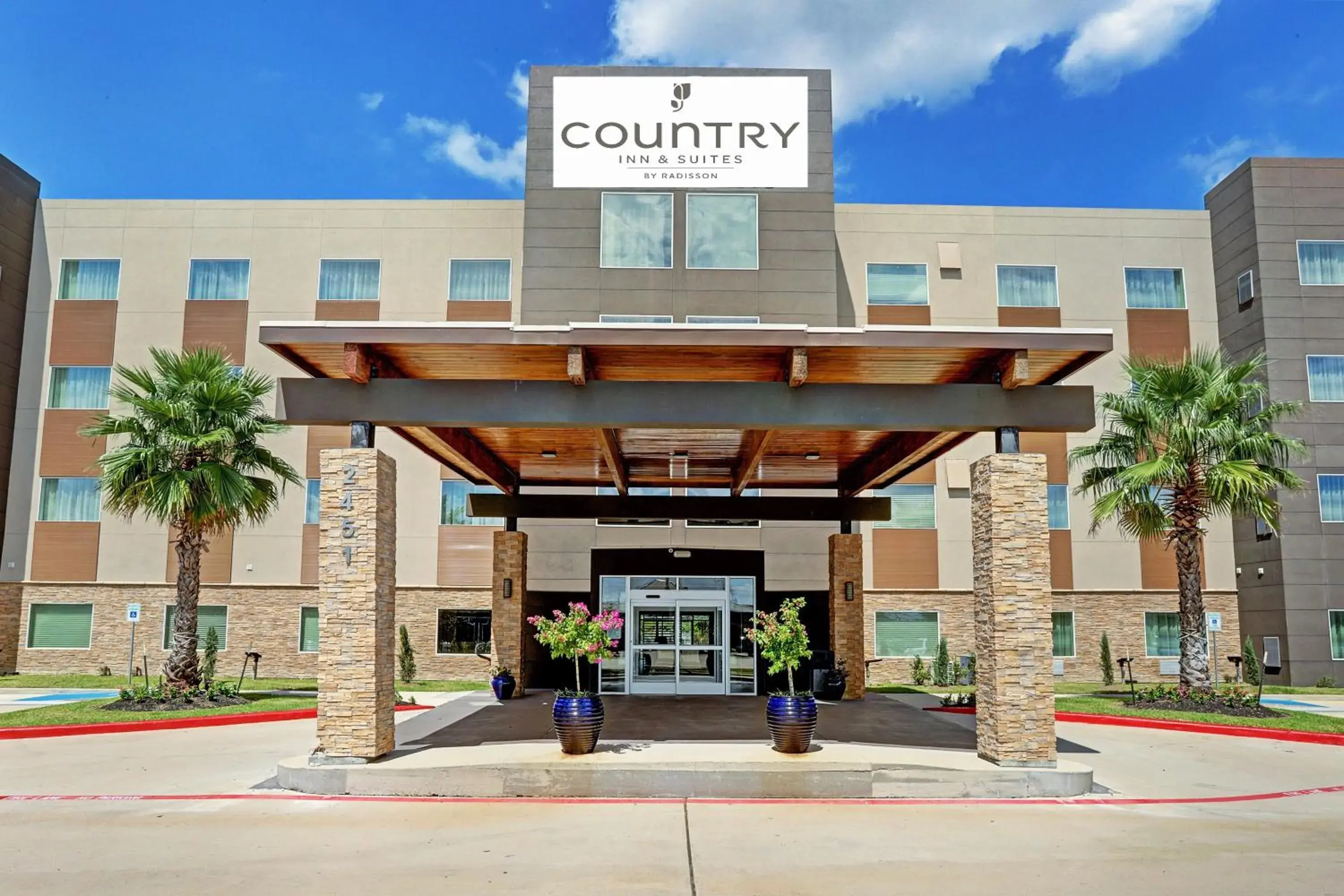 Property building in Best Western Plus Westheimer - Westchase Inn & Suites Property building in Best Western Plus Westheimer - Westchase Inn & Suites