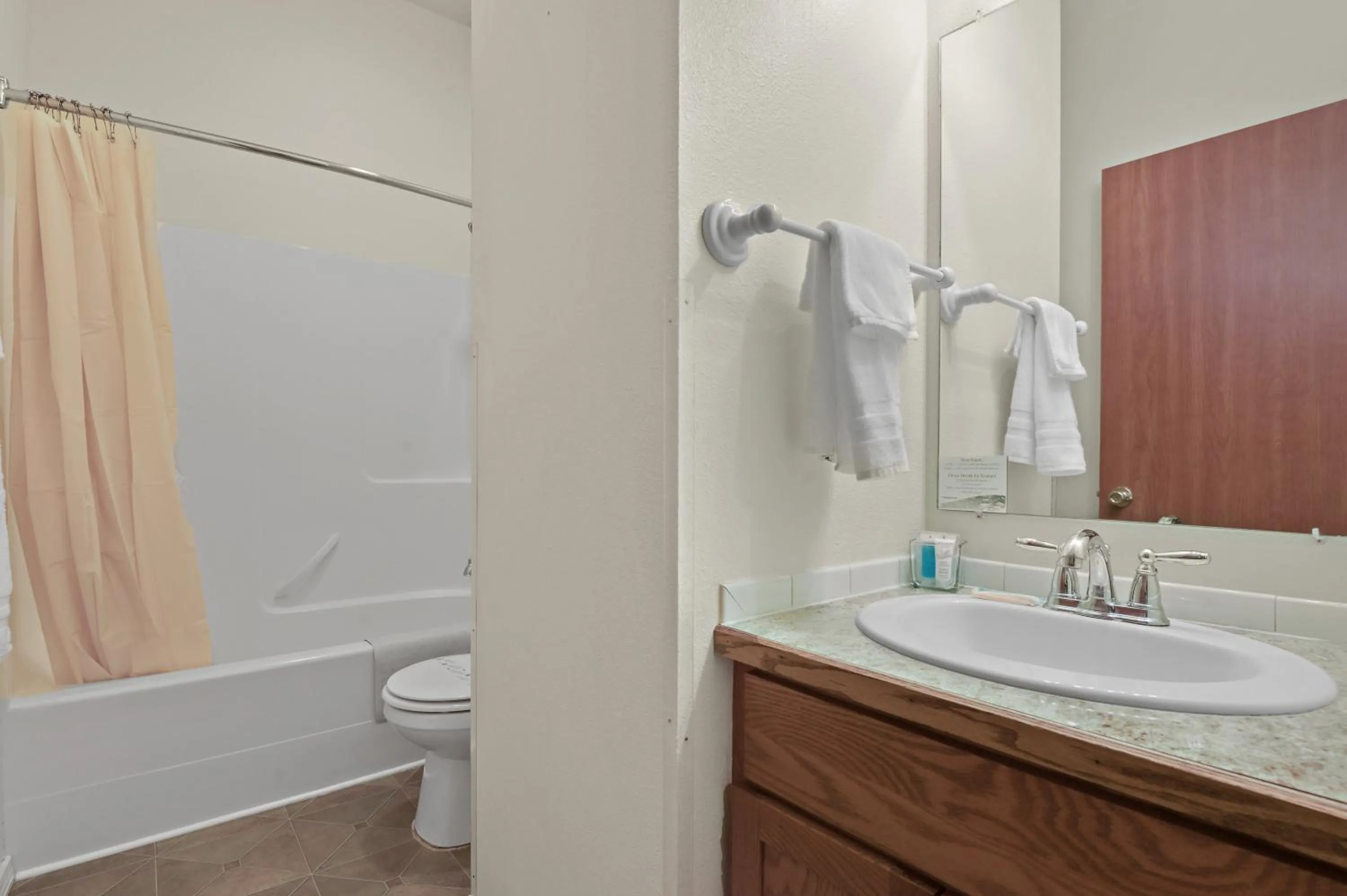 Bathroom in Maple Leaf Manor Suites