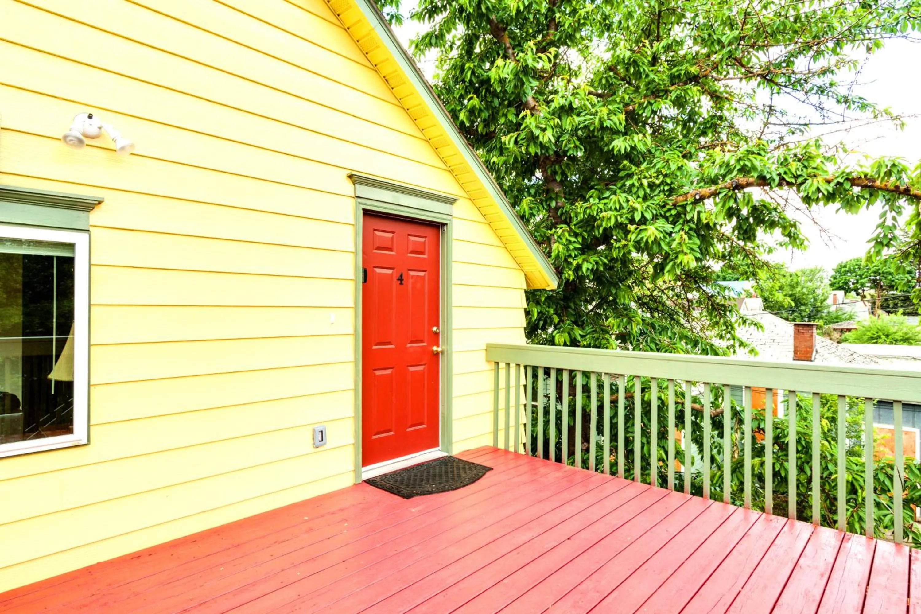 Balcony/Terrace in Maple Leaf Manor Suites