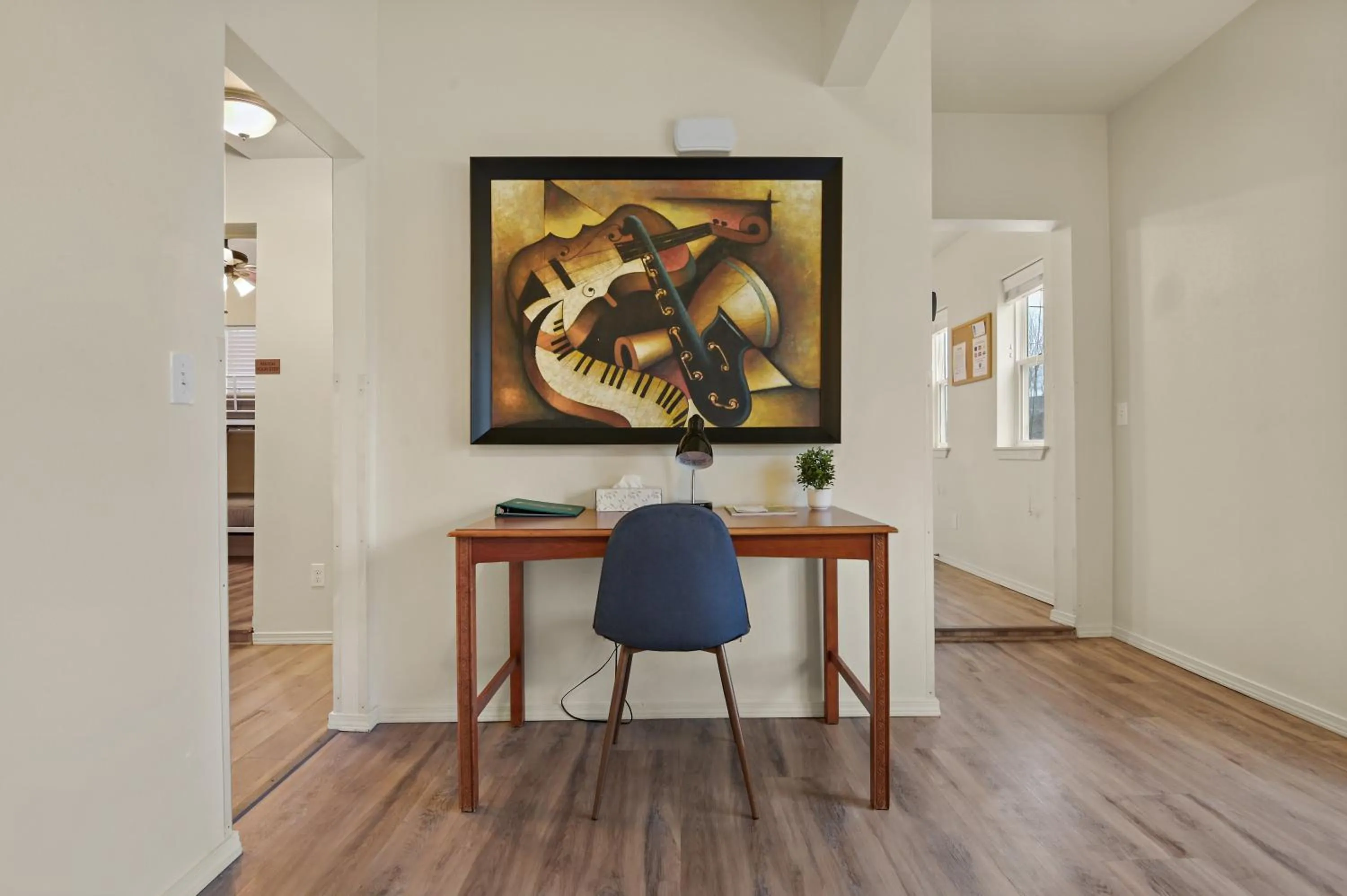 Seating area in Maple Leaf Manor Suites