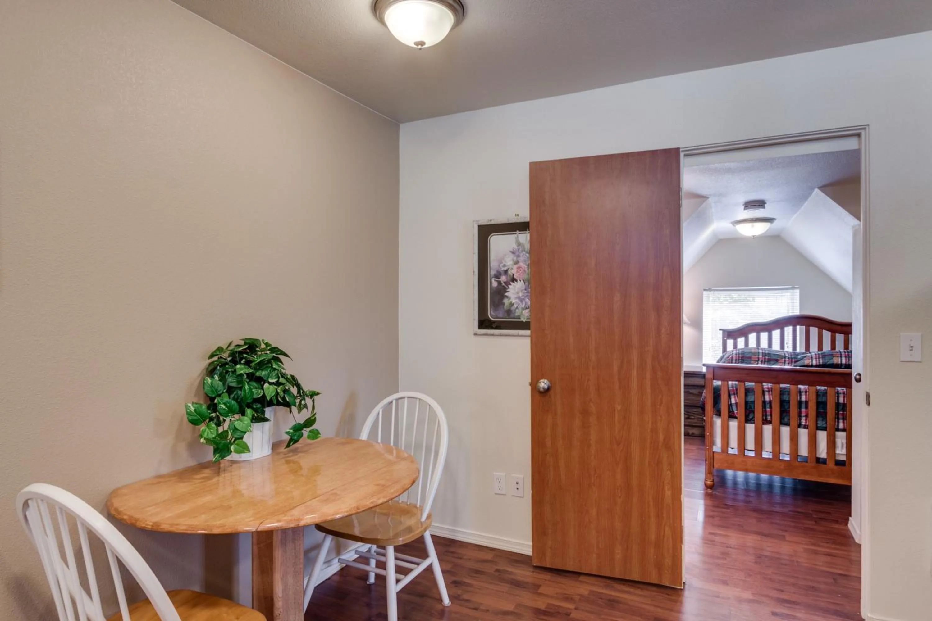 Photo of the whole room in Maple Leaf Manor Suites