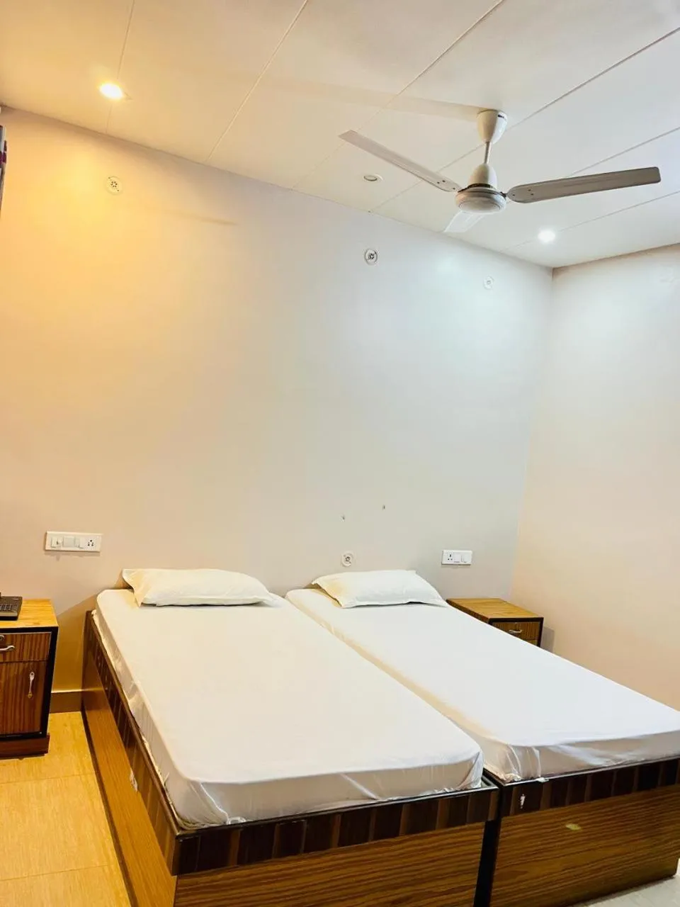 Bedroom, Bed in Hotel Krishna Gorakhpur