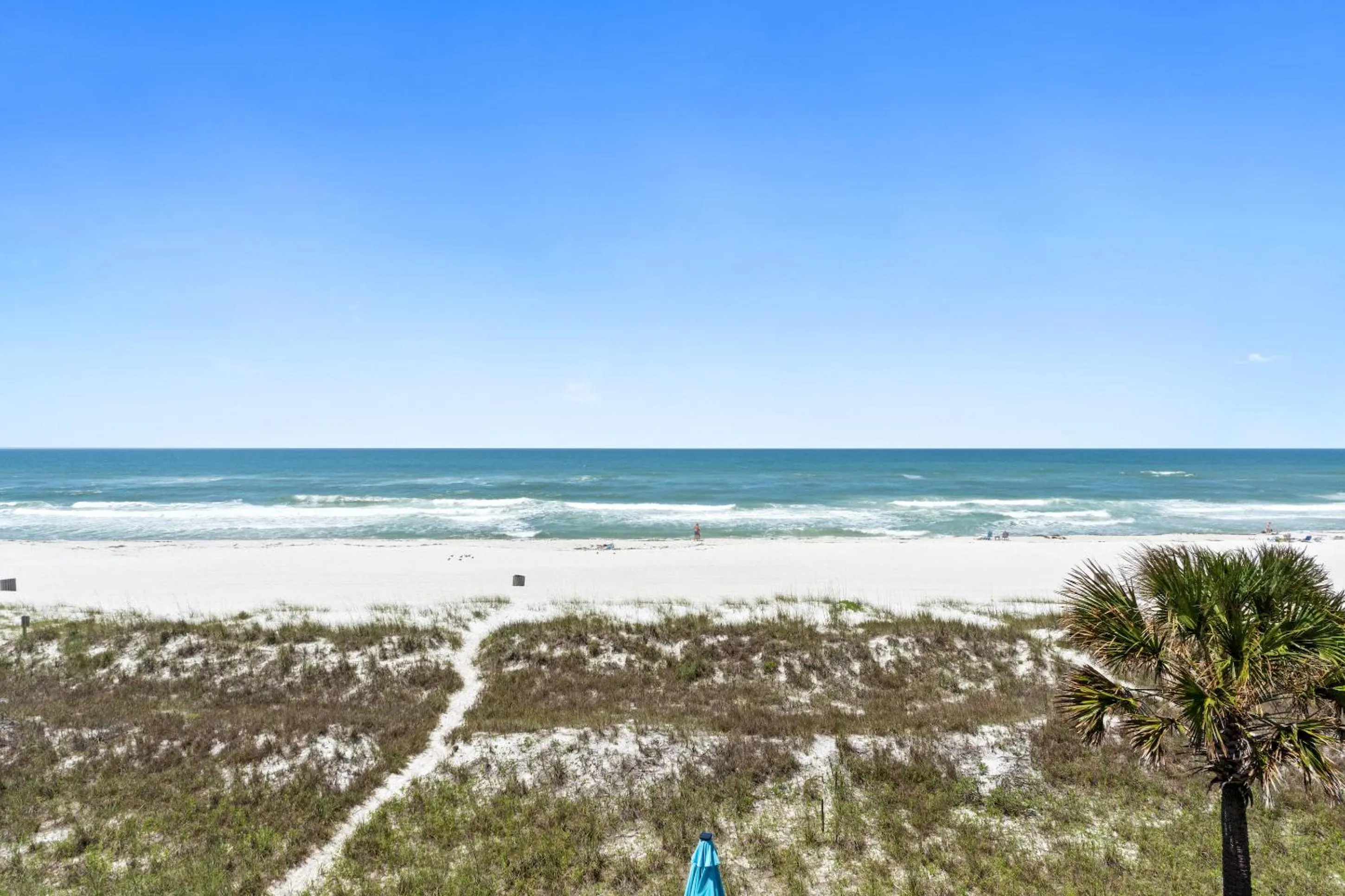 Natural landscape in Premier Townhomes by Panhandle Getaways