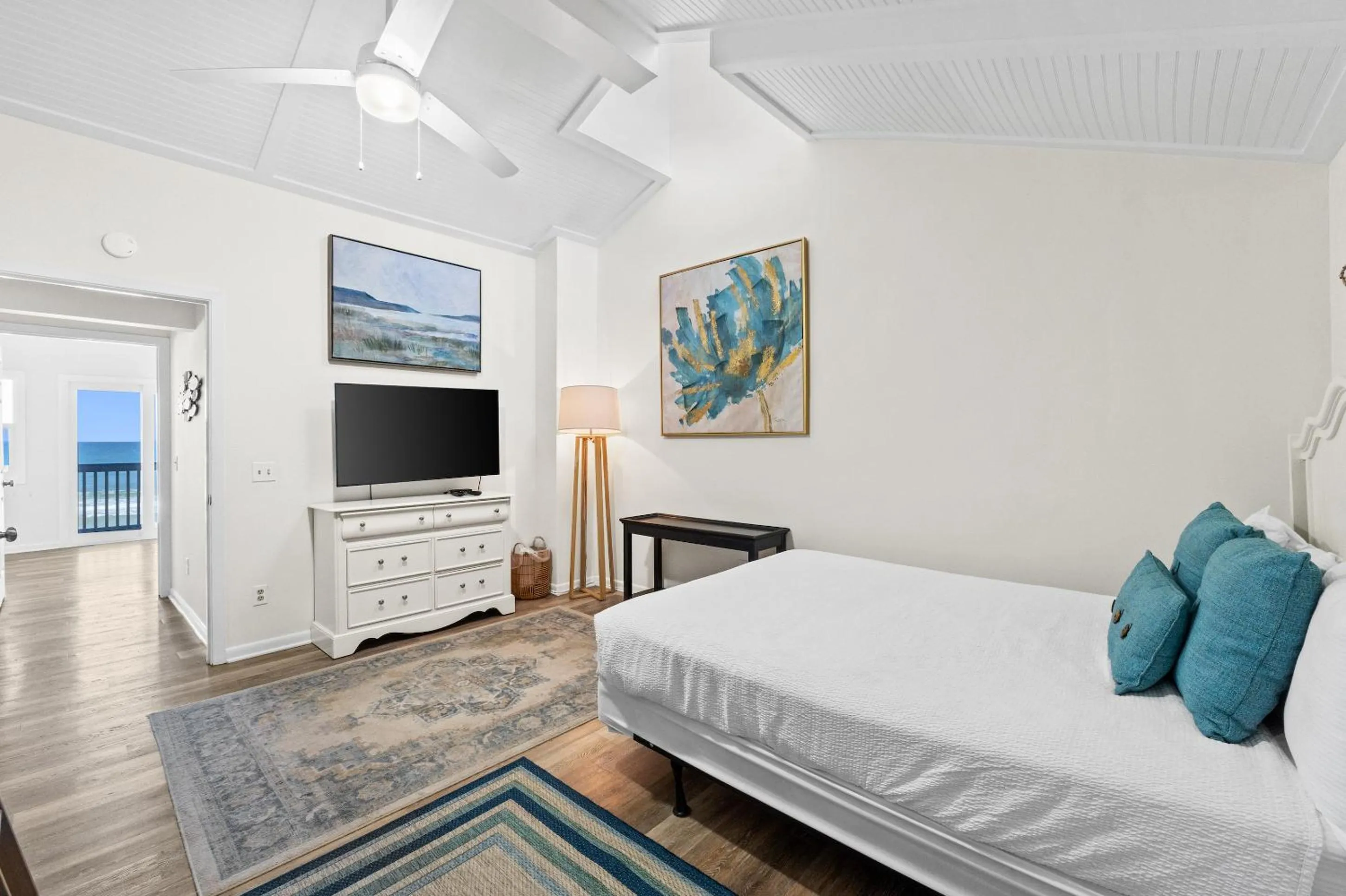 Bed in Premier Townhomes by Panhandle Getaways