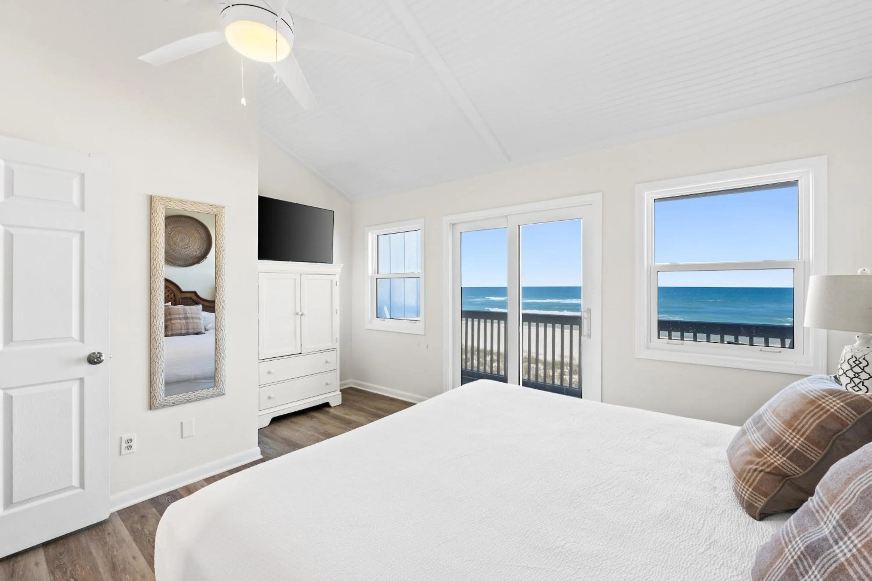 Bed in Premier Townhomes by Panhandle Getaways