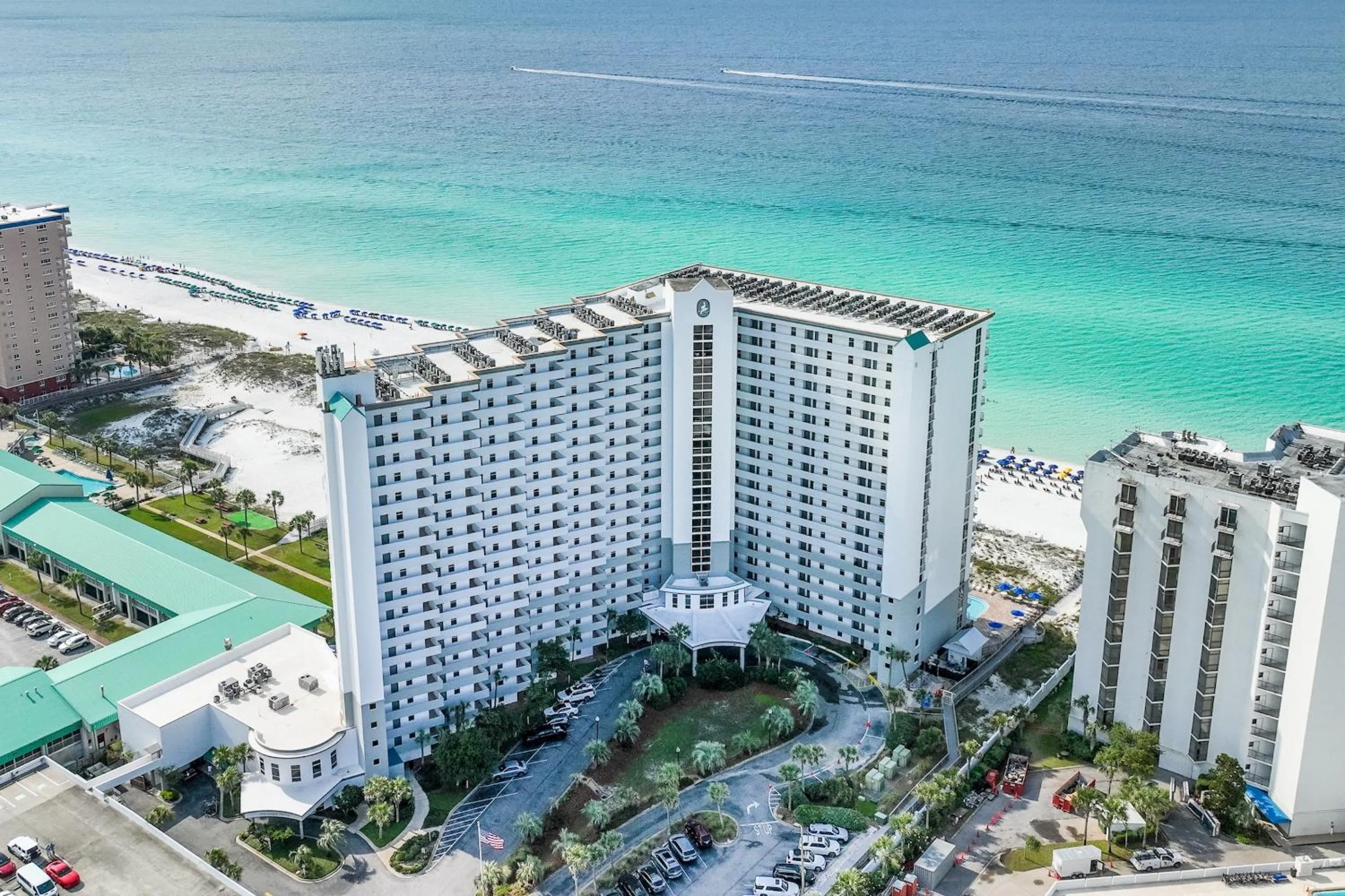 Property building in Pelican Beach Resort by Panhandle Getaways