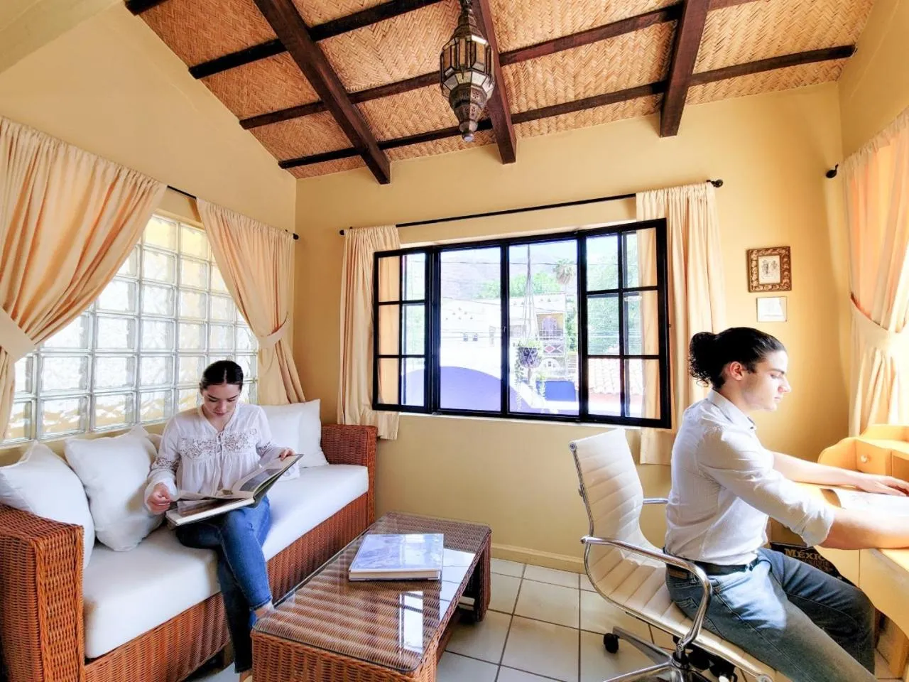 TV and multimedia in Estrellita's Bed & Breakfast