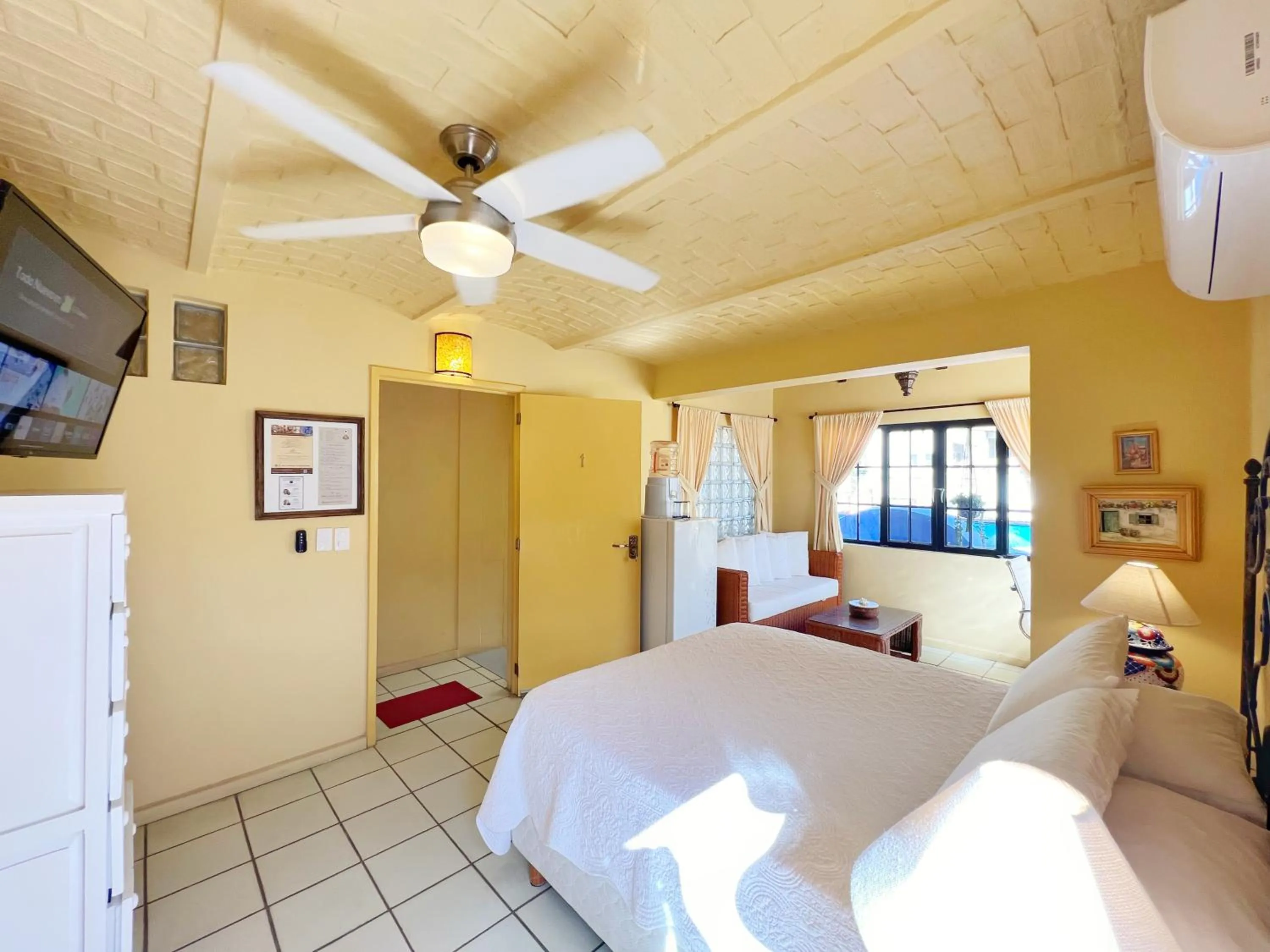 Bed in Estrellita's Bed & Breakfast