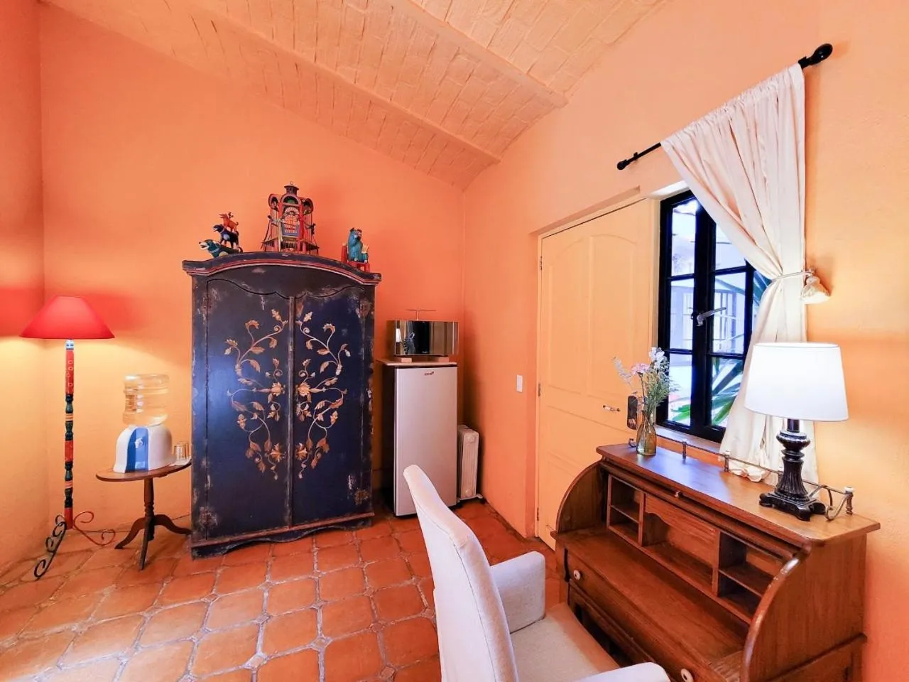 Seating area in Estrellita's Bed & Breakfast