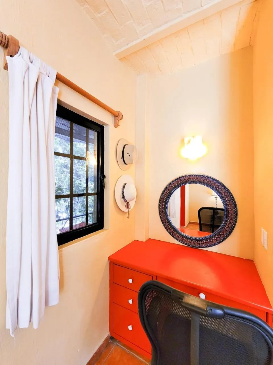 Bed in Estrellita's Bed & Breakfast