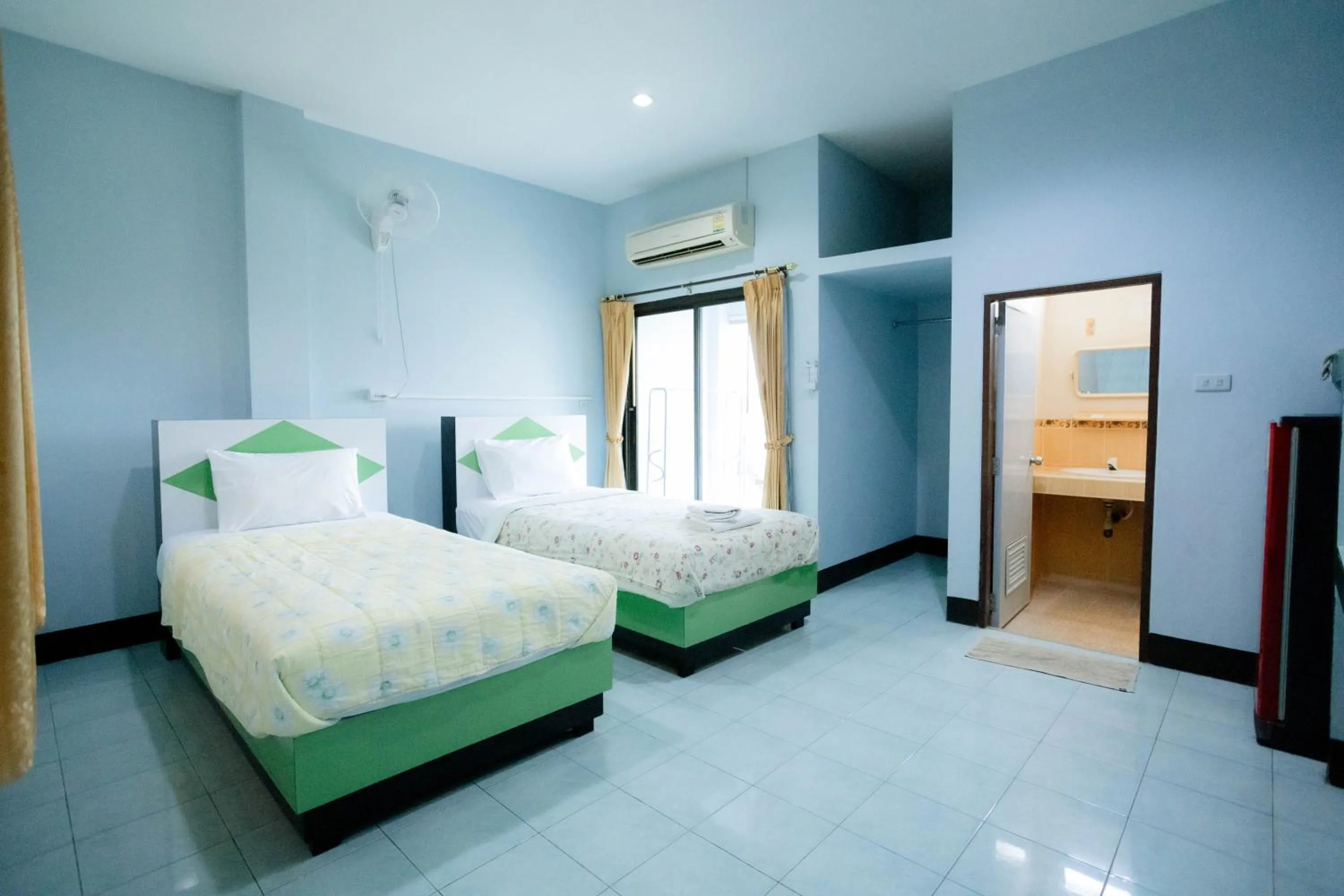 Twin Room in Thongkon Hotel