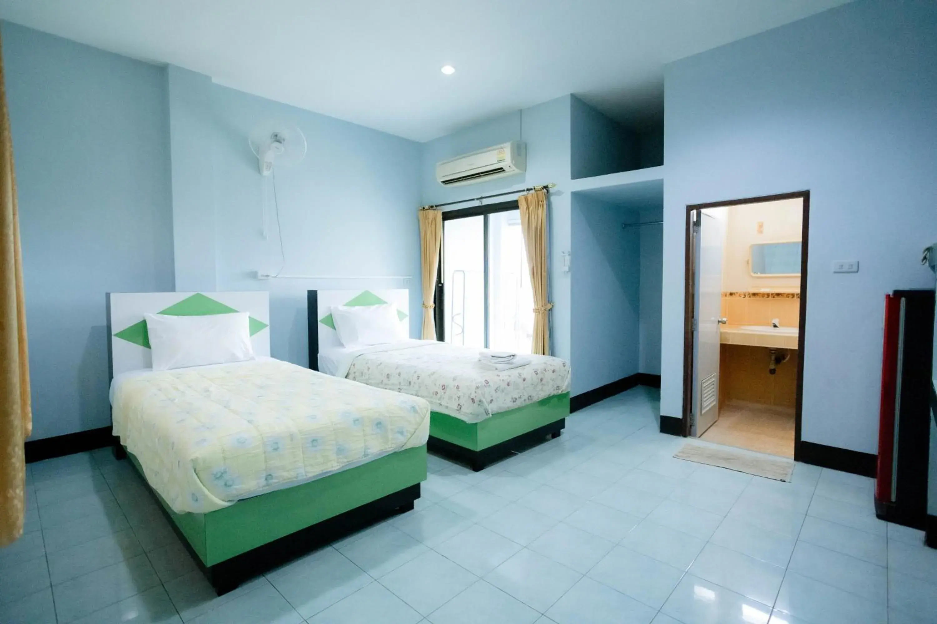 Twin Room in Thongkon Hotel Twin Room in Thongkon Hotel