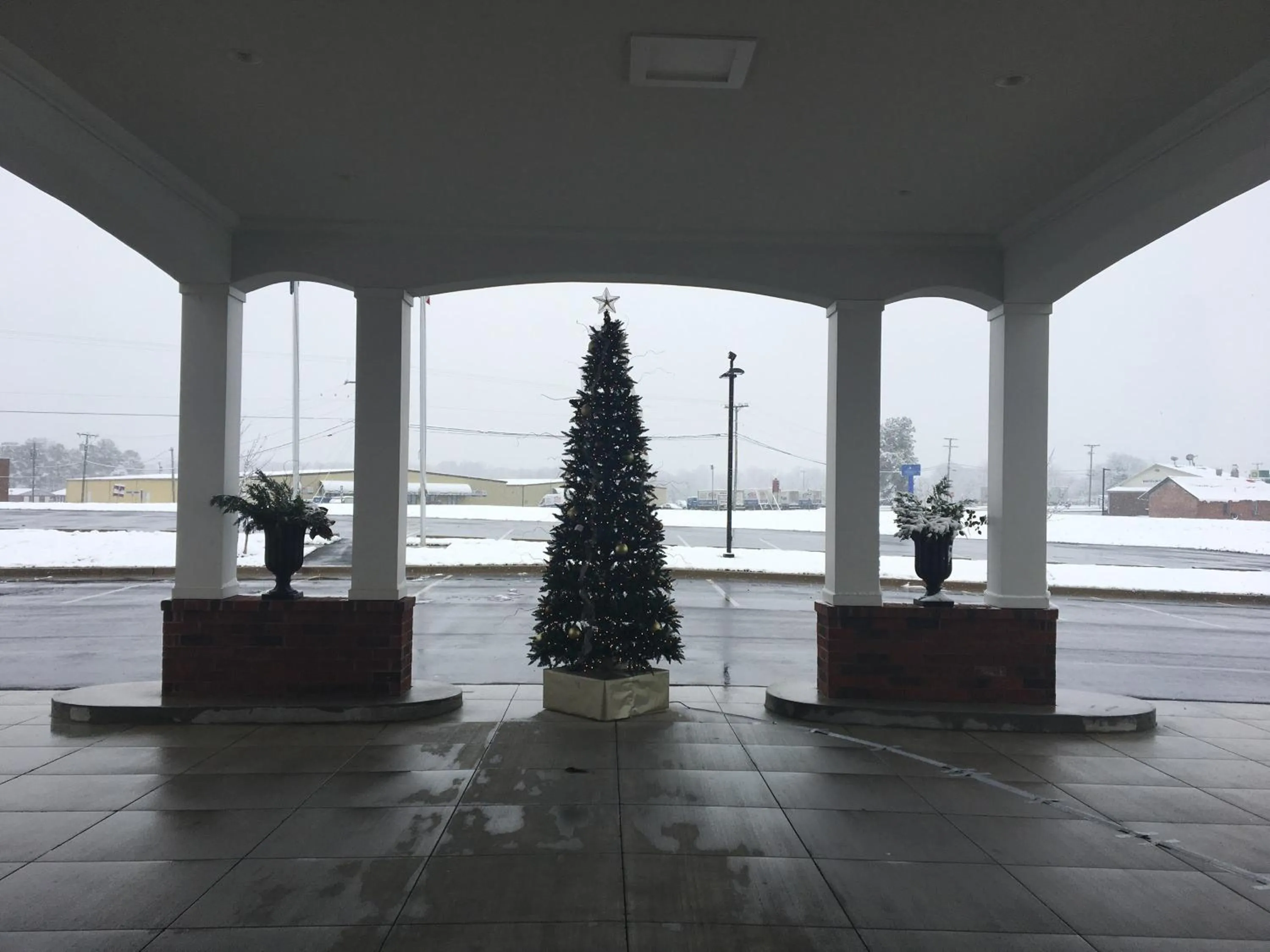 Property building in Appomattox Inn and Suites