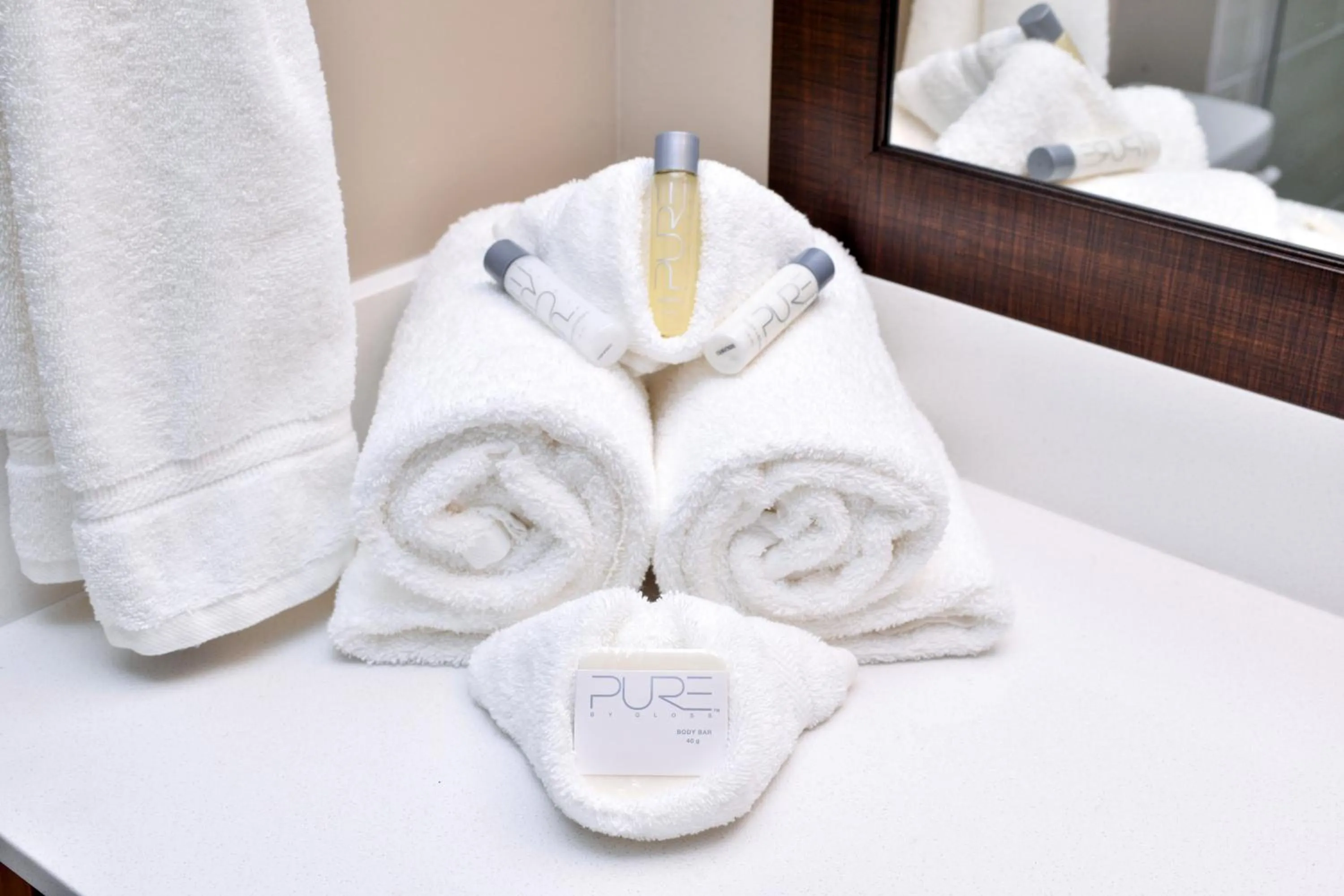 Bathroom, Bed in Appomattox Inn and Suites