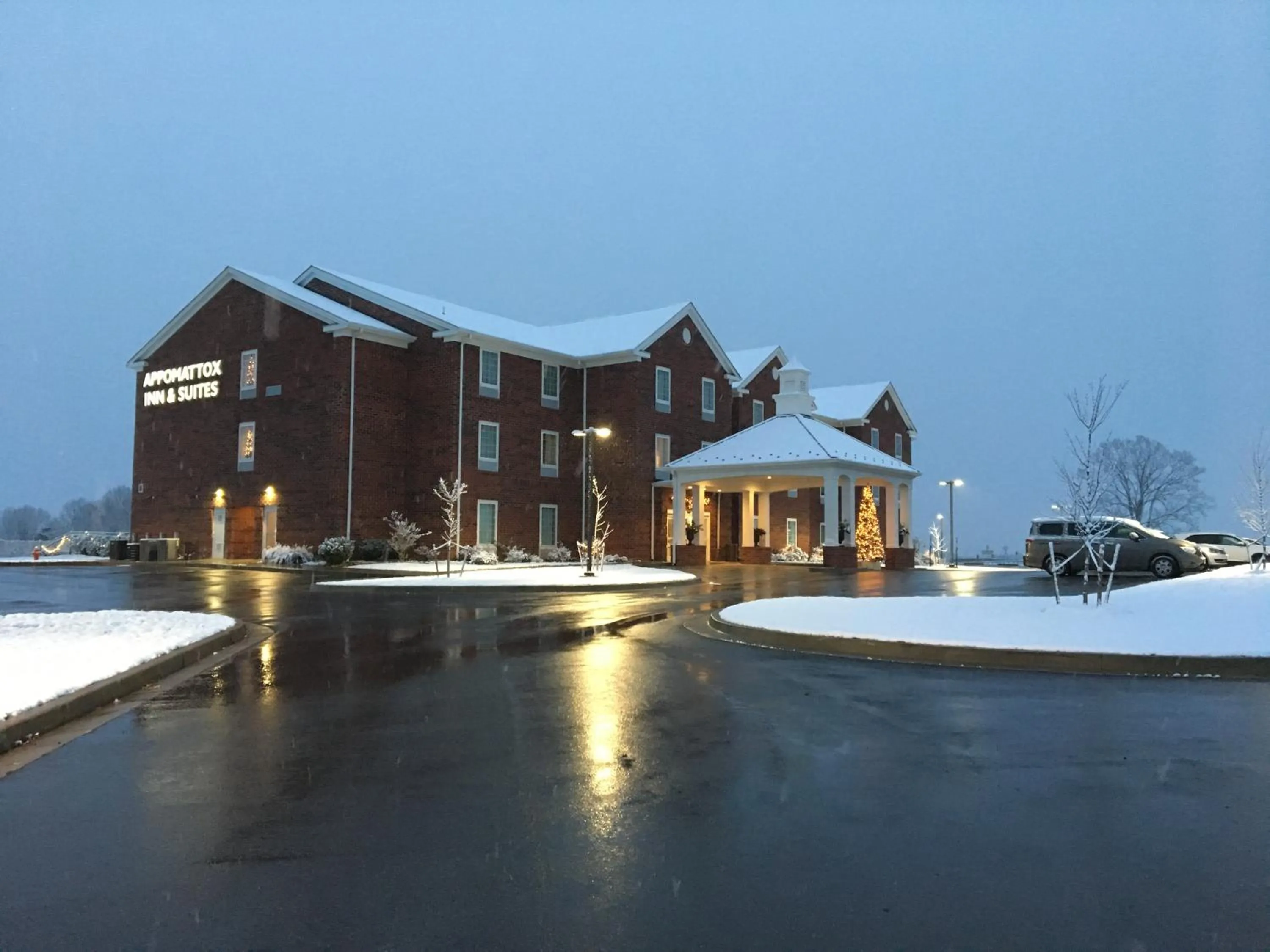 Property building in Appomattox Inn and Suites