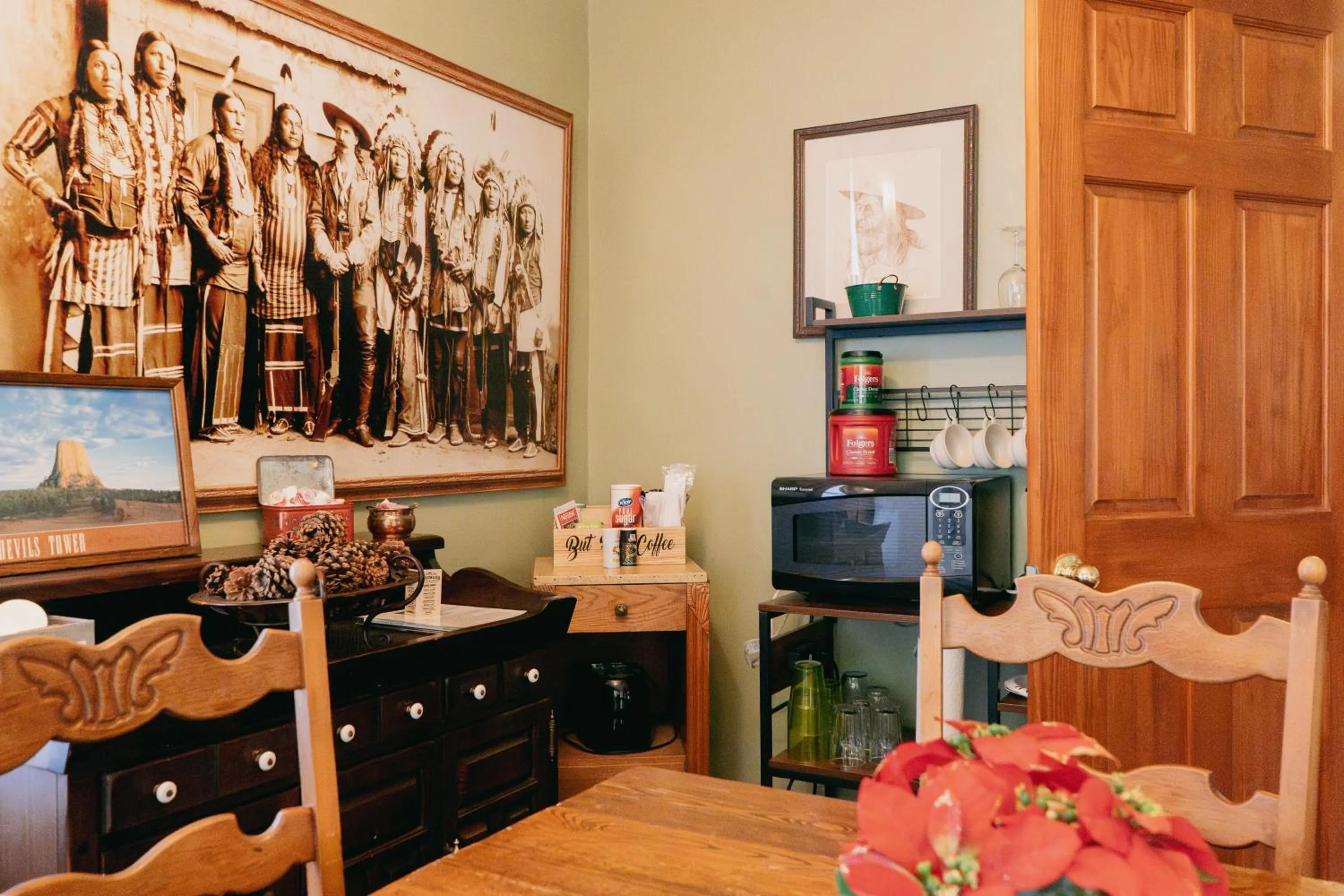 Kitchen or kitchenette in First Deadwood Cottages
