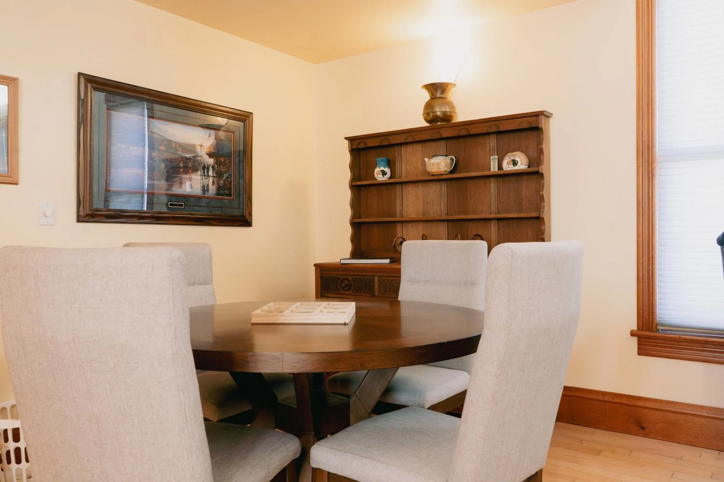 Seating area in First Deadwood Cottages