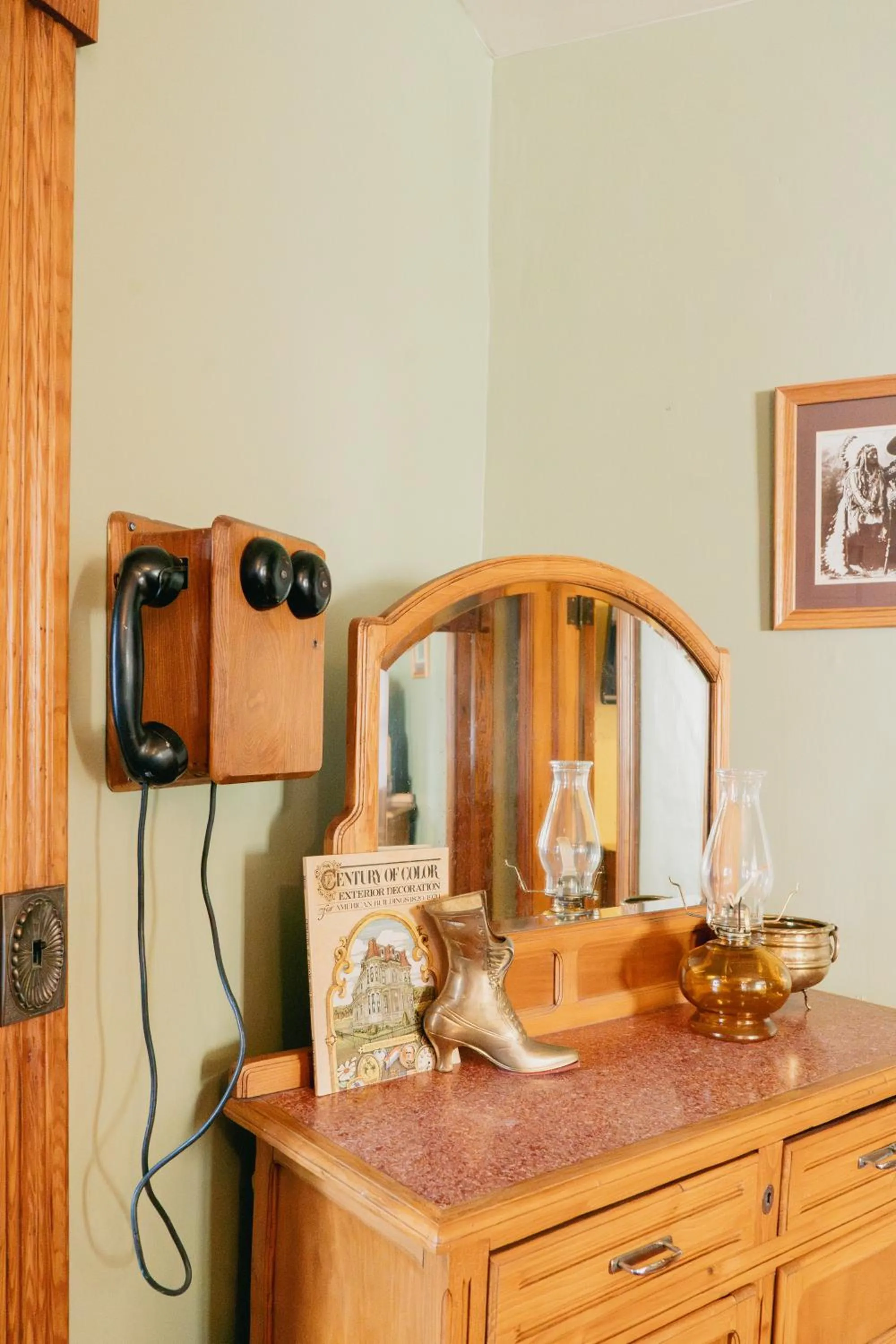 Living room in First Deadwood Cottages