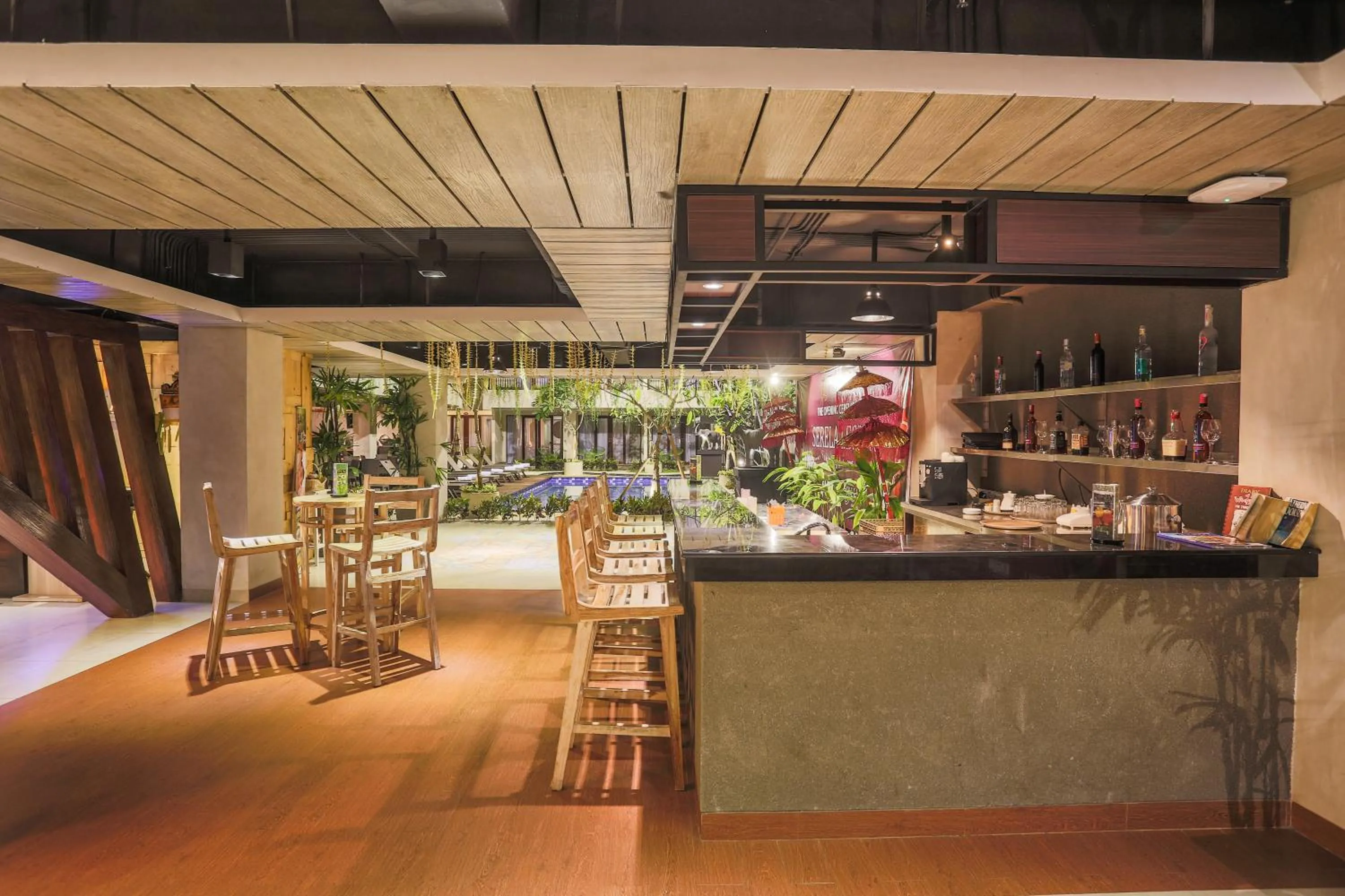 Restaurant/places to eat in Serela Legian by KAGUM Hotels