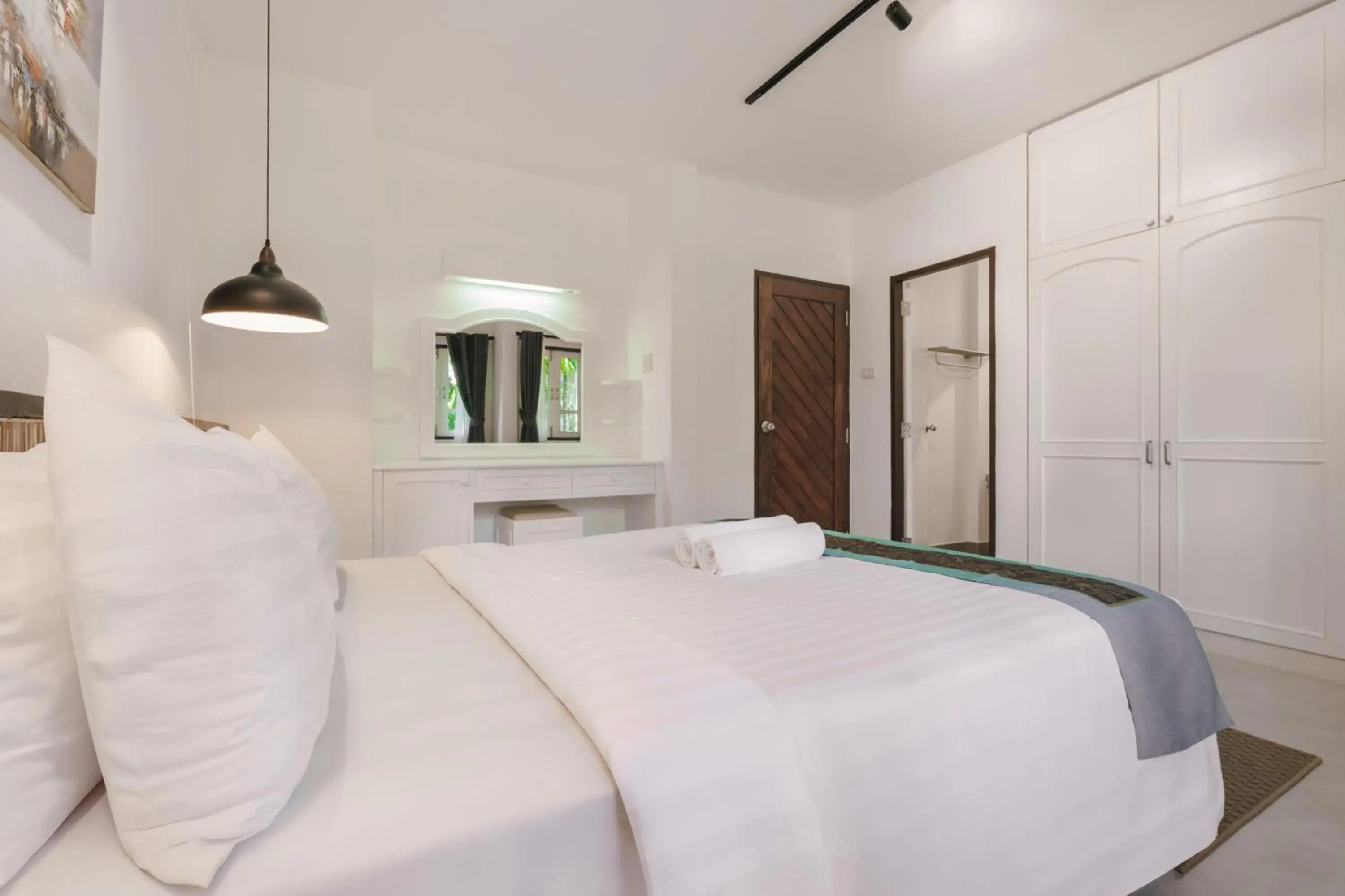 Bedroom, Bed in Palm Village Bedroom, Bed in Palm Village