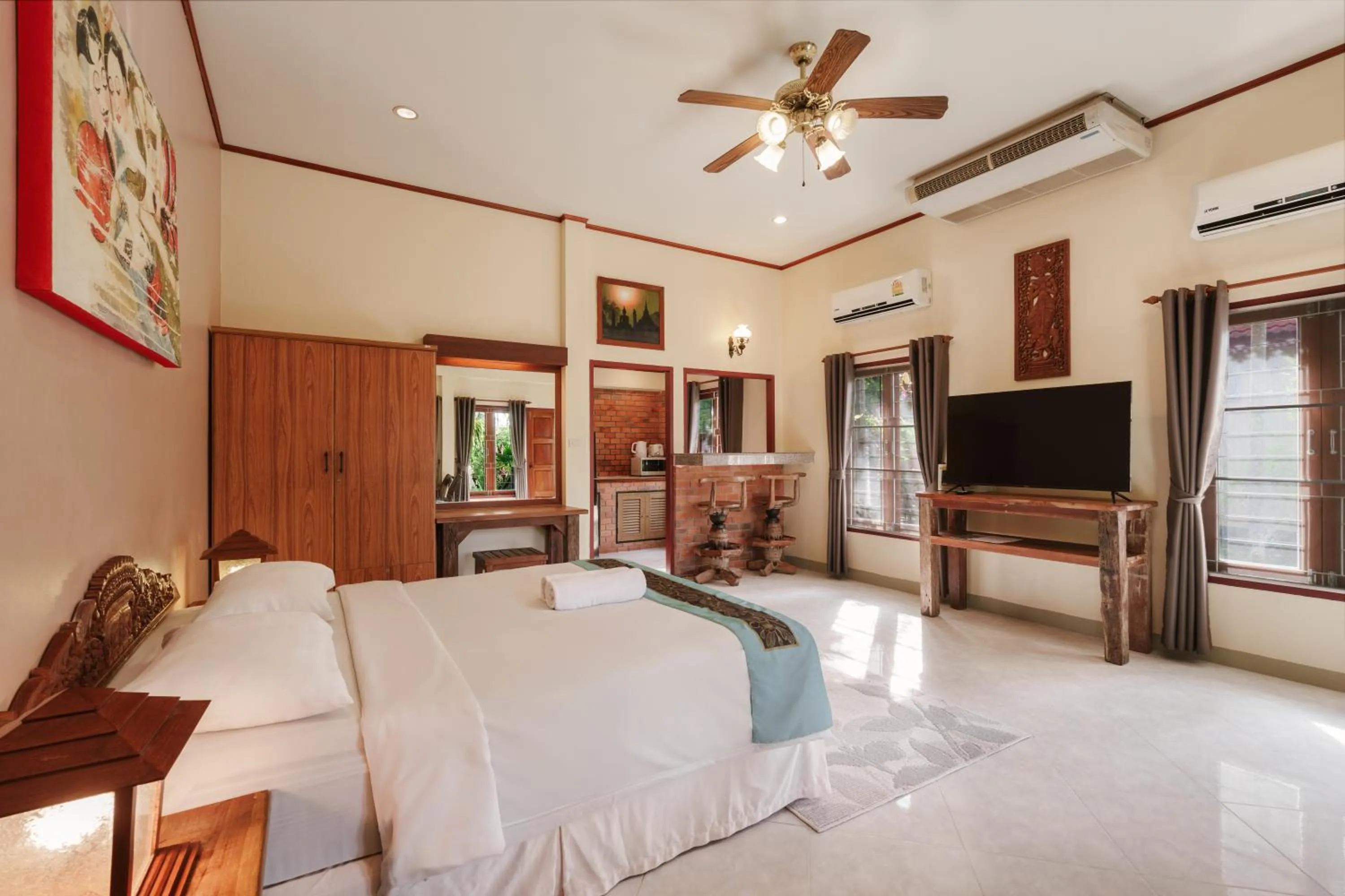 Bedroom in Palm Village
