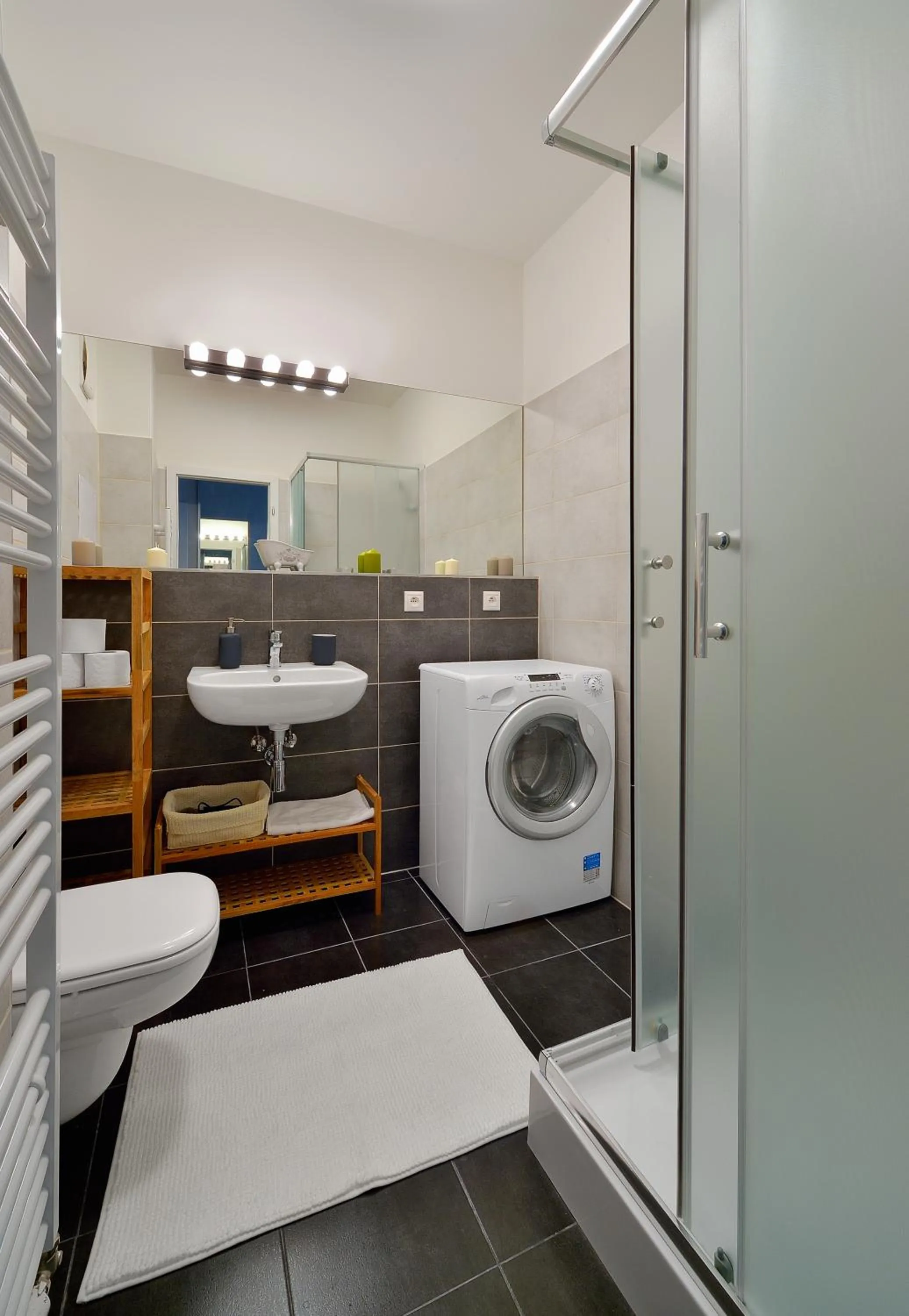 Bathroom in Charming & Cozy Ambiente Apartments