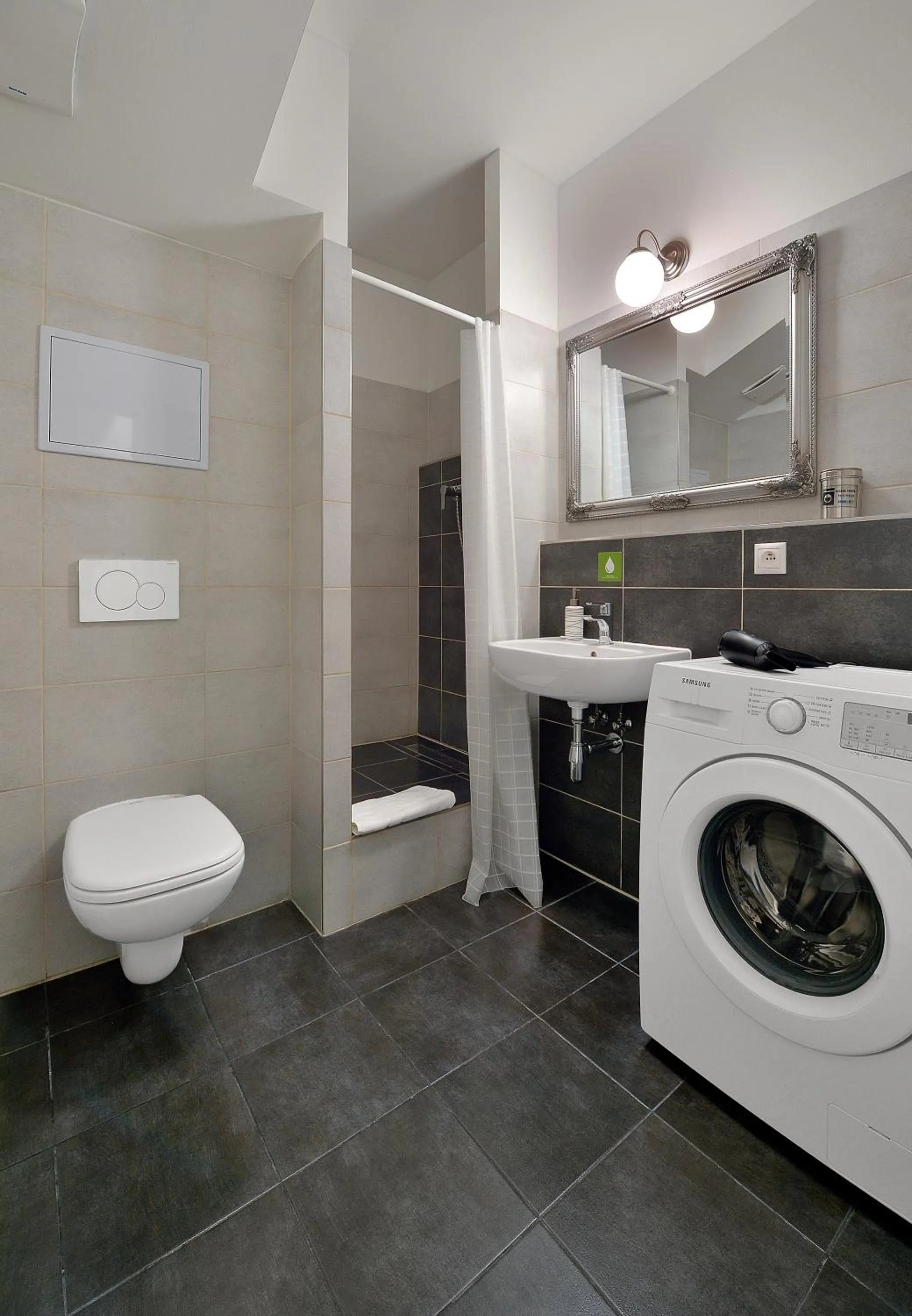 Bathroom in Charming & Cozy Ambiente Apartments