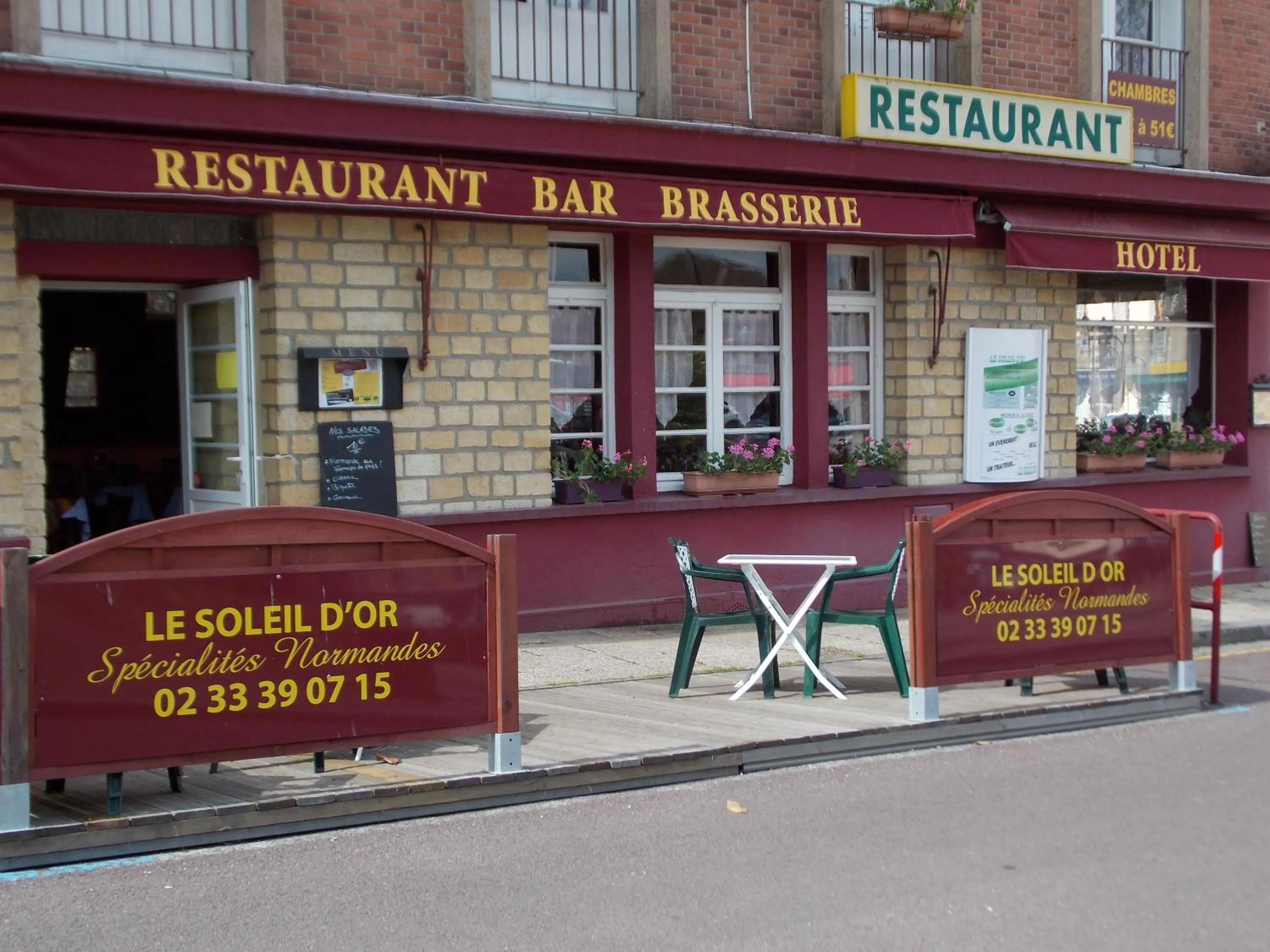 Restaurant/places to eat in Le Soleil D'or