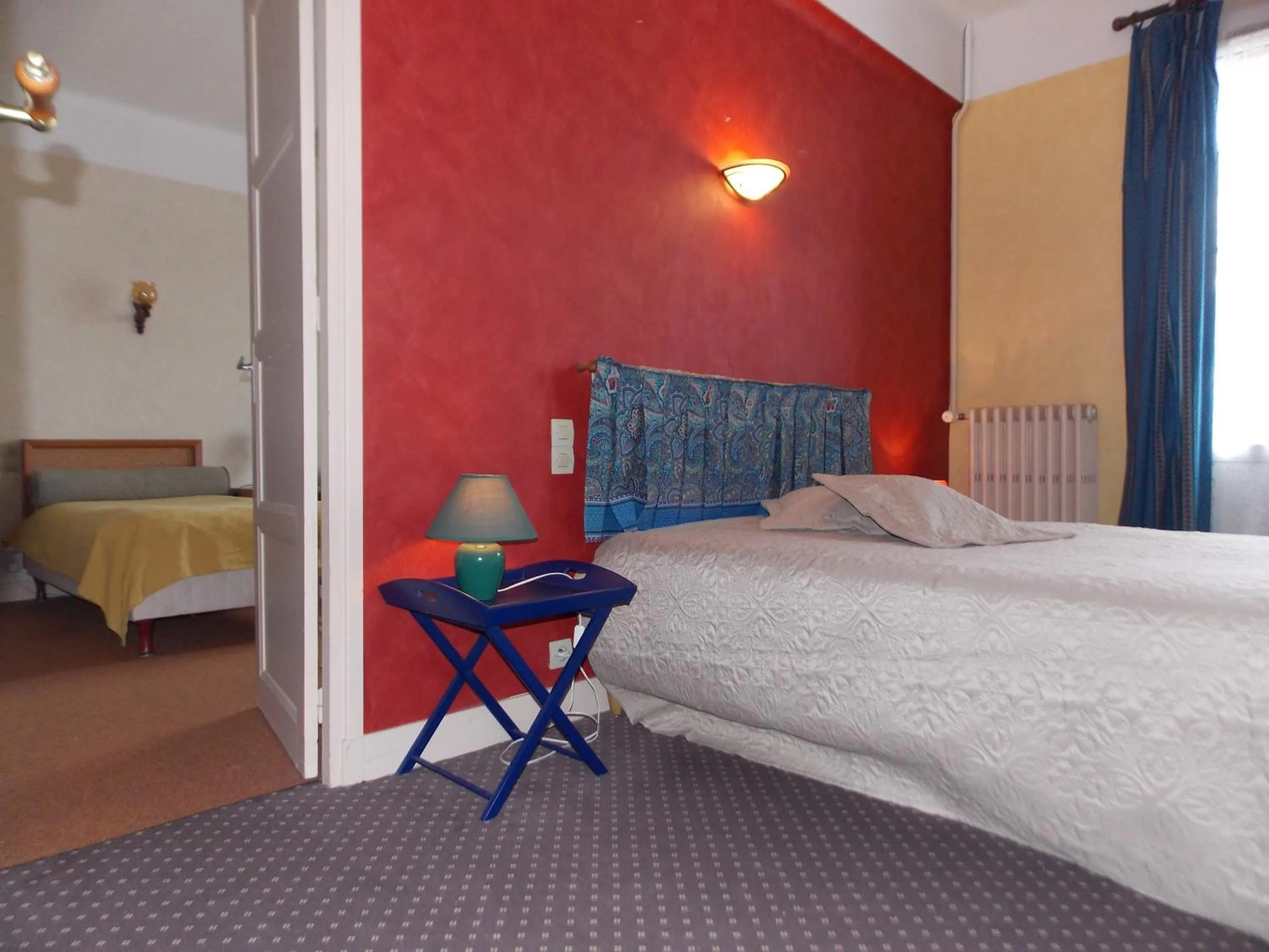 Photo of the whole room, Bed in Le Soleil D'or