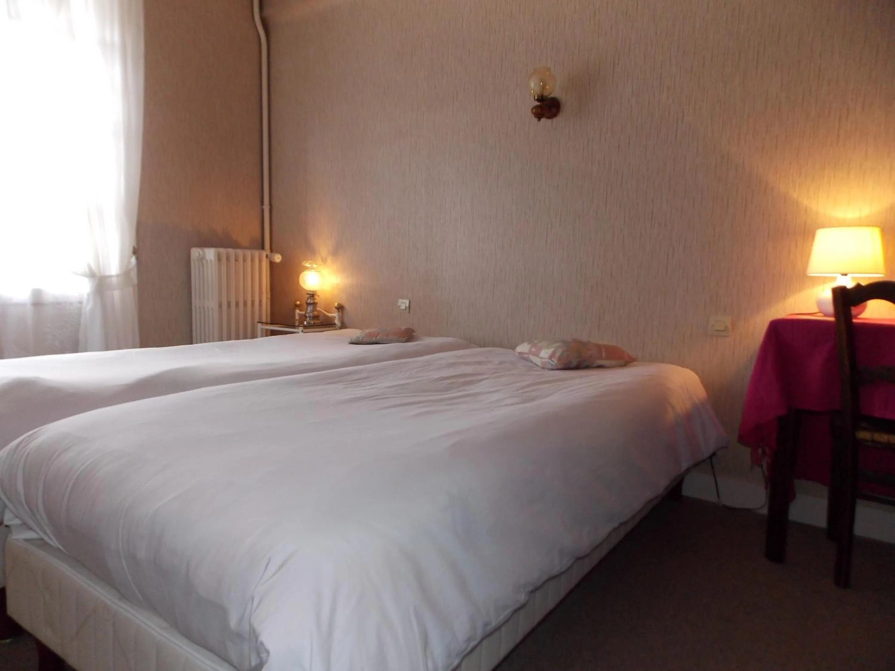 Bedroom, Bed in Le Soleil D'or