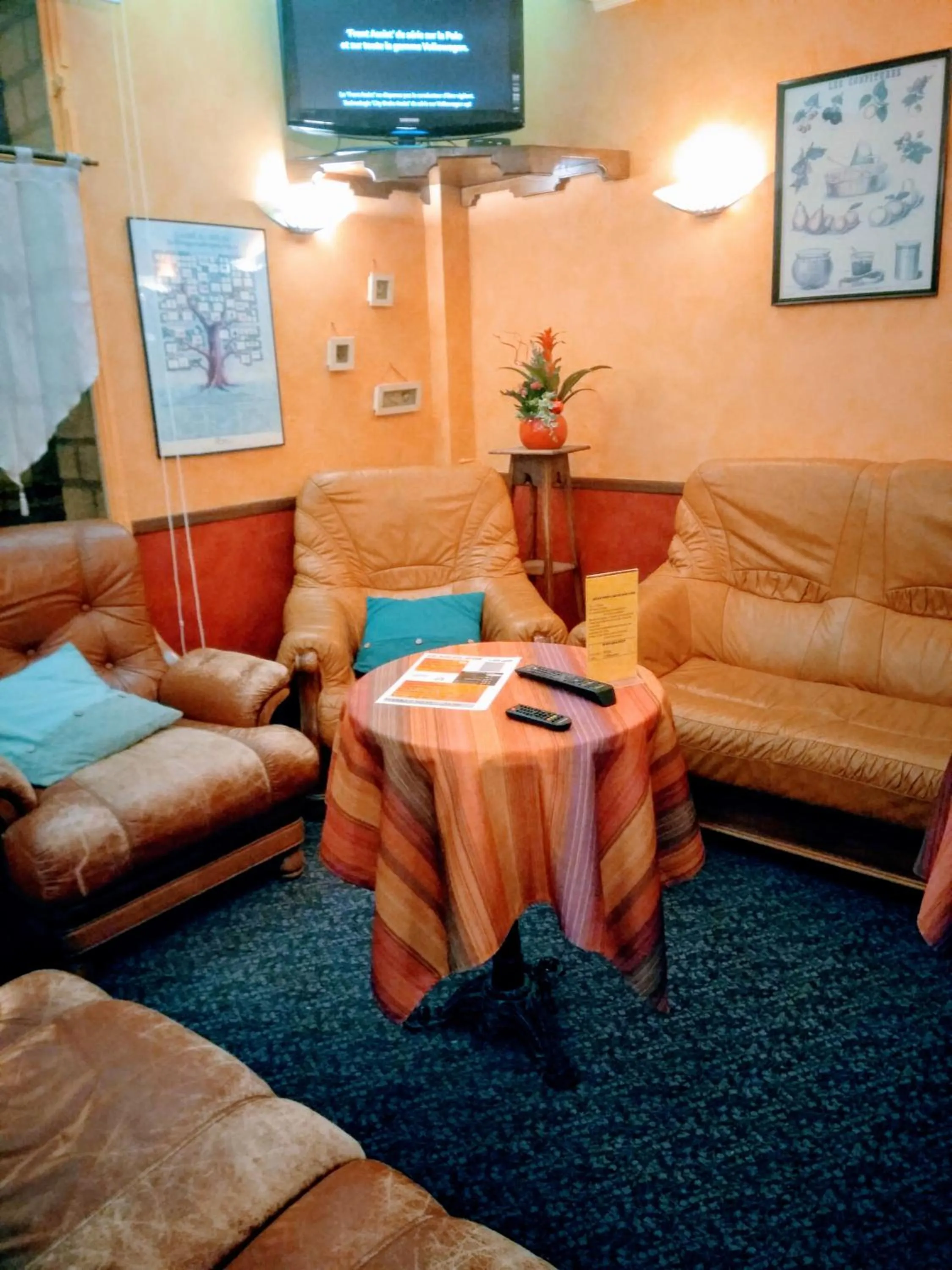 Lounge or bar in Le Soleil D'or