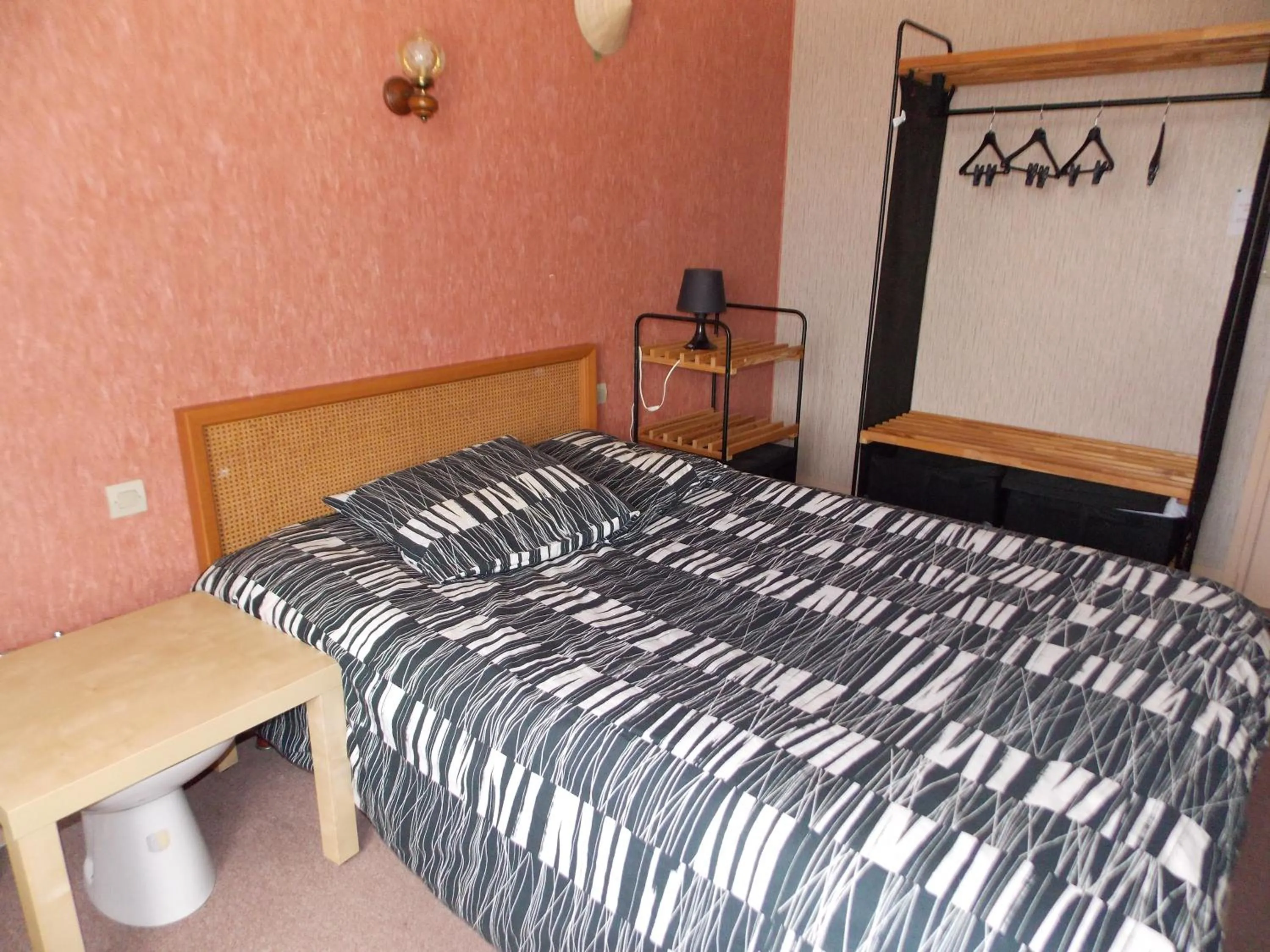 wardrobe, Bed in Le Soleil D'or