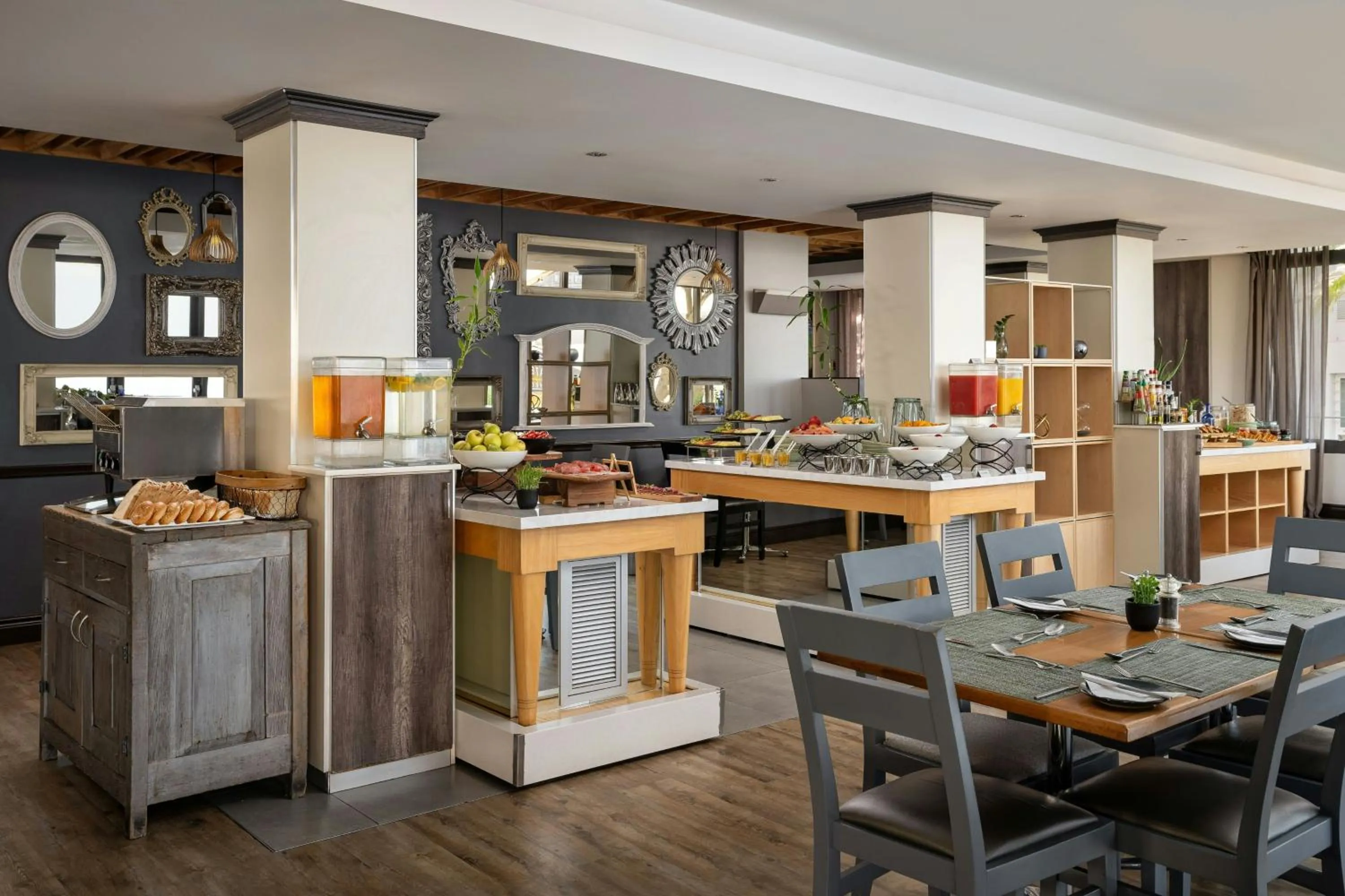 Breakfast in Protea Hotel by Marriott Cape Town Waterfront Breakwater Lodge