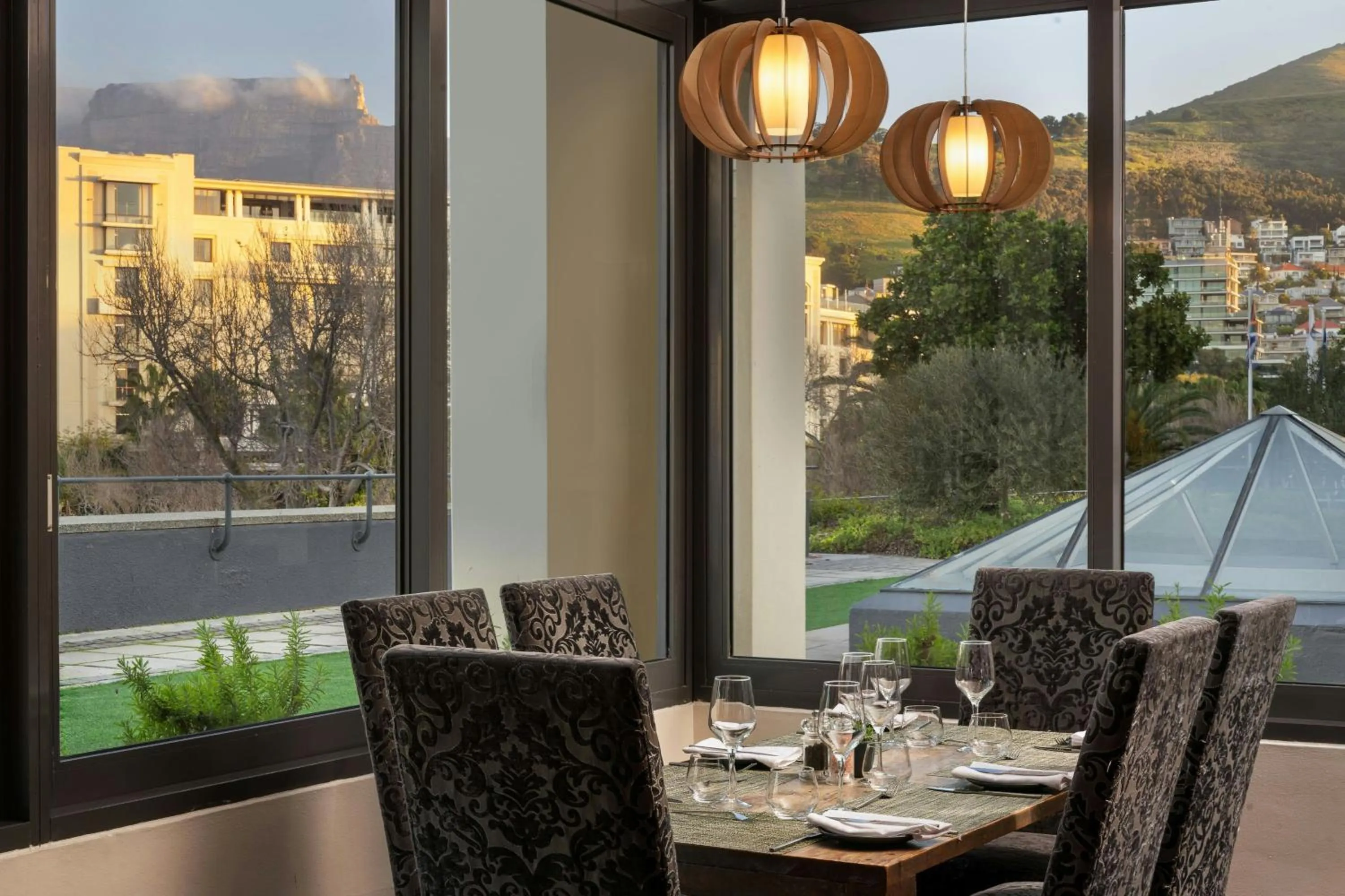 Restaurant/places to eat in Protea Hotel by Marriott Cape Town Waterfront Breakwater Lodge