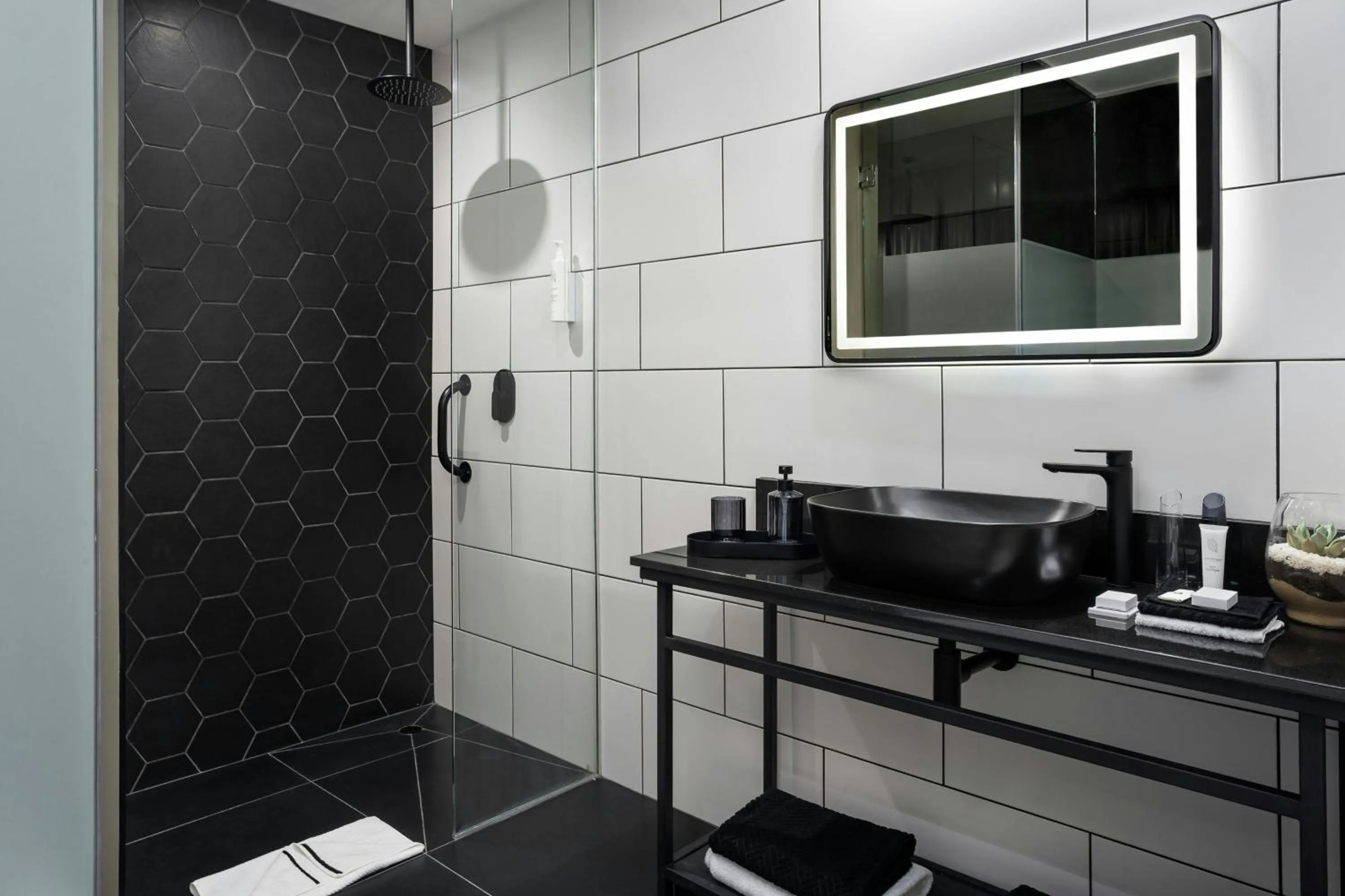 Bedroom in Protea Hotel by Marriott Cape Town Waterfront Breakwater Lodge