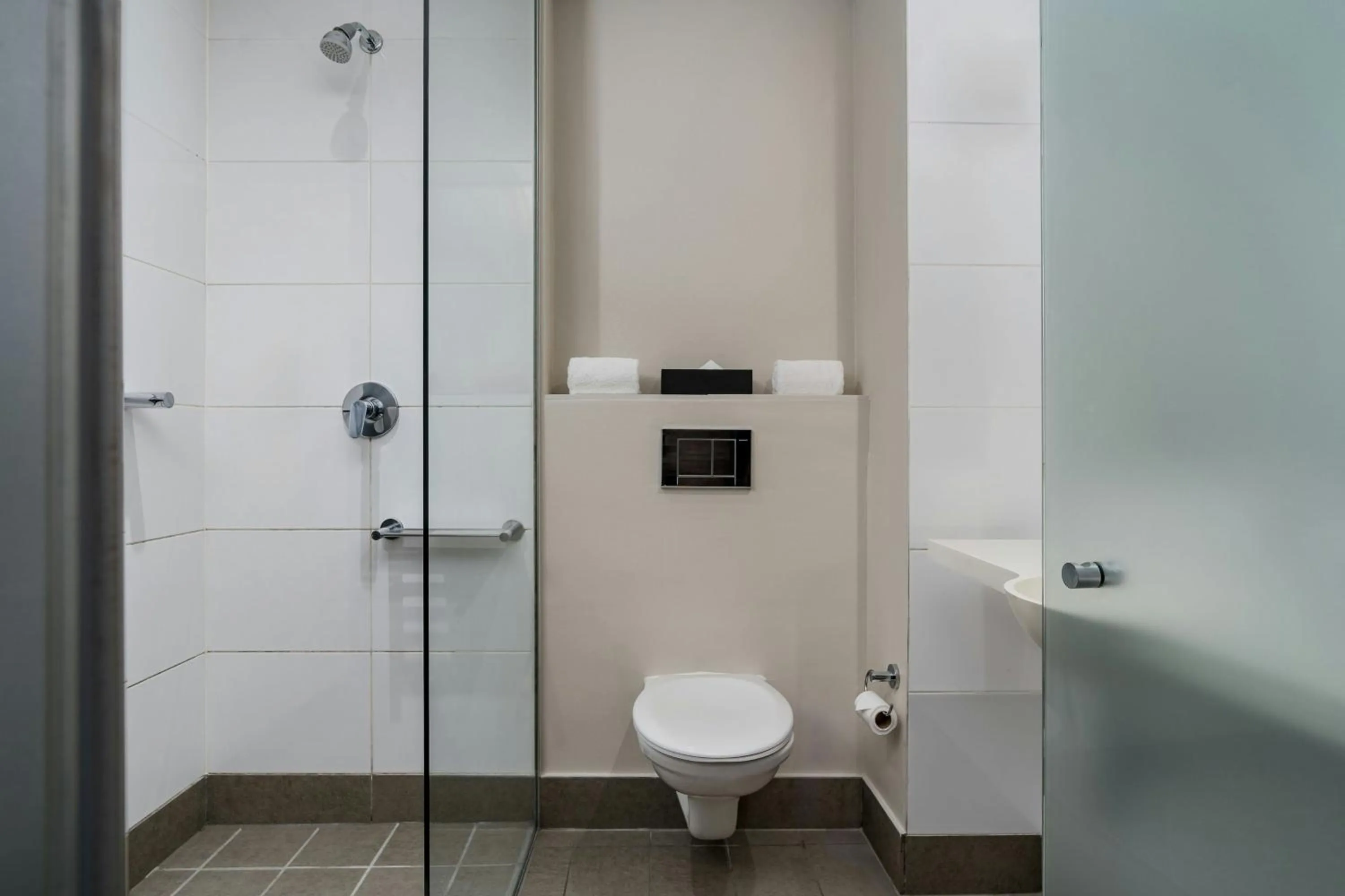 Bathroom in Protea Hotel by Marriott Cape Town Waterfront Breakwater Lodge