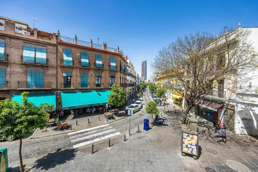 Alzhara Suites II Balcón Triana Torre Pelli