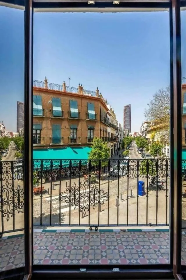 Alzhara Suites II Balcón Triana Torre Pelli