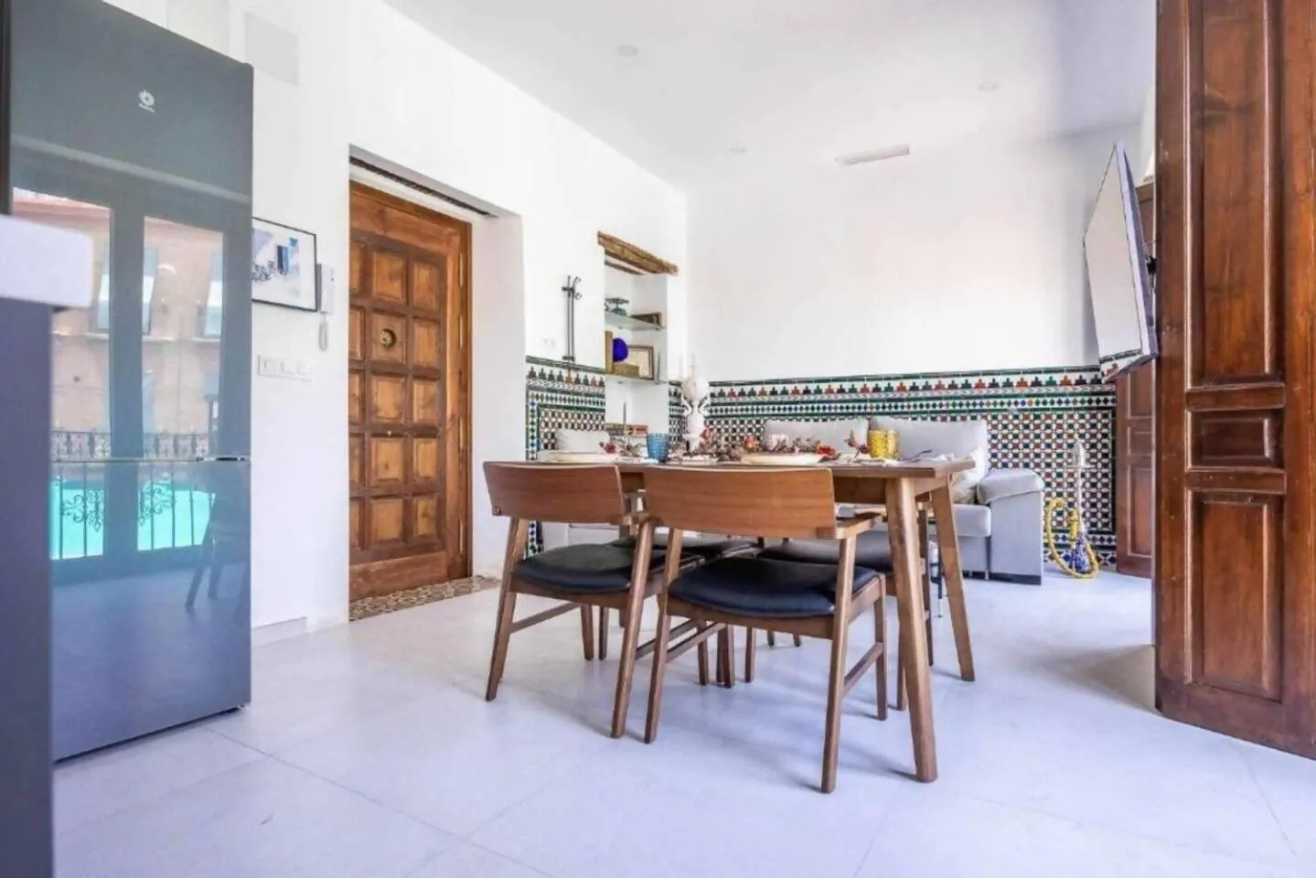 Alzhara Suites II Balcón Triana Torre Pelli