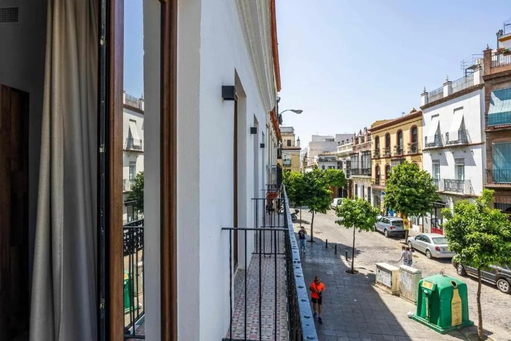 Alzhara Suites II Balcón Triana Torre Pelli