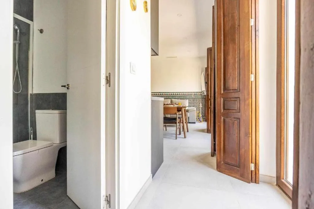 Alzhara Suites II Balcón Triana Torre Pelli
