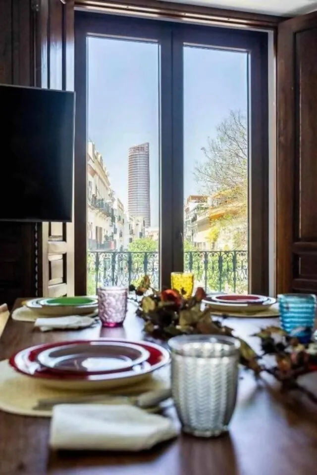 Alzhara Suites II Balcón Triana Torre Pelli