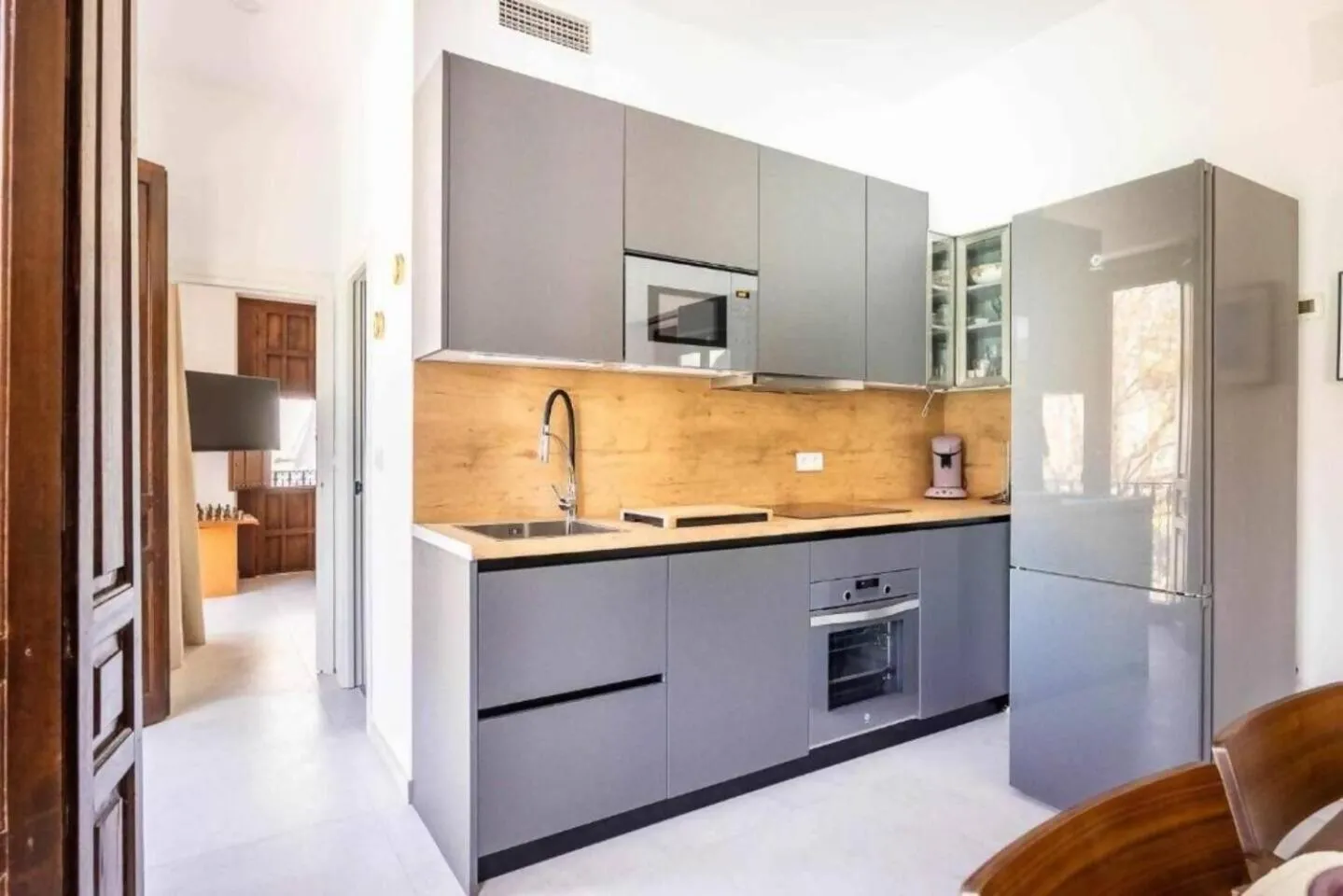 Alzhara Suites II Balcón Triana Torre Pelli