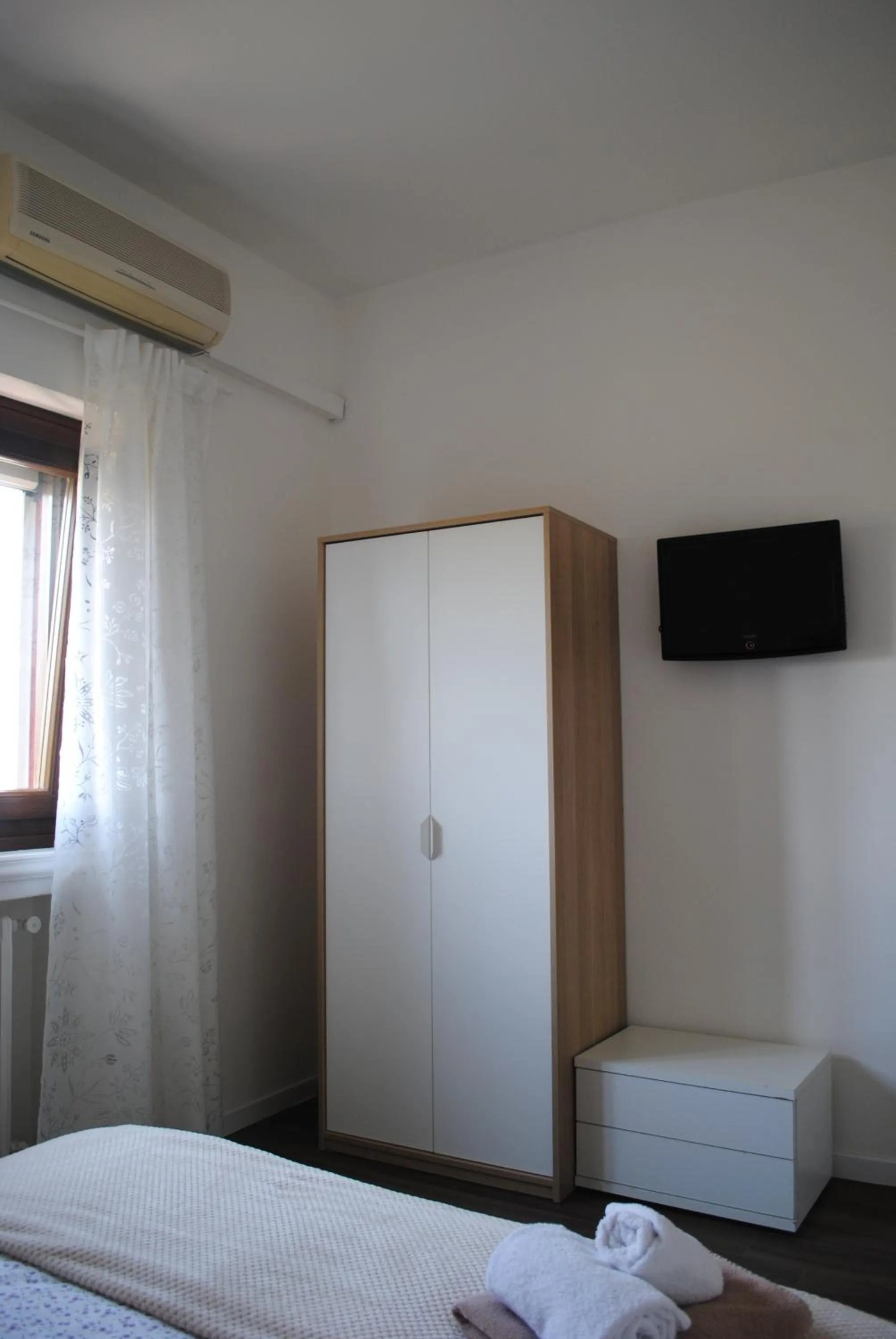 Bedroom, Bed in Annavi