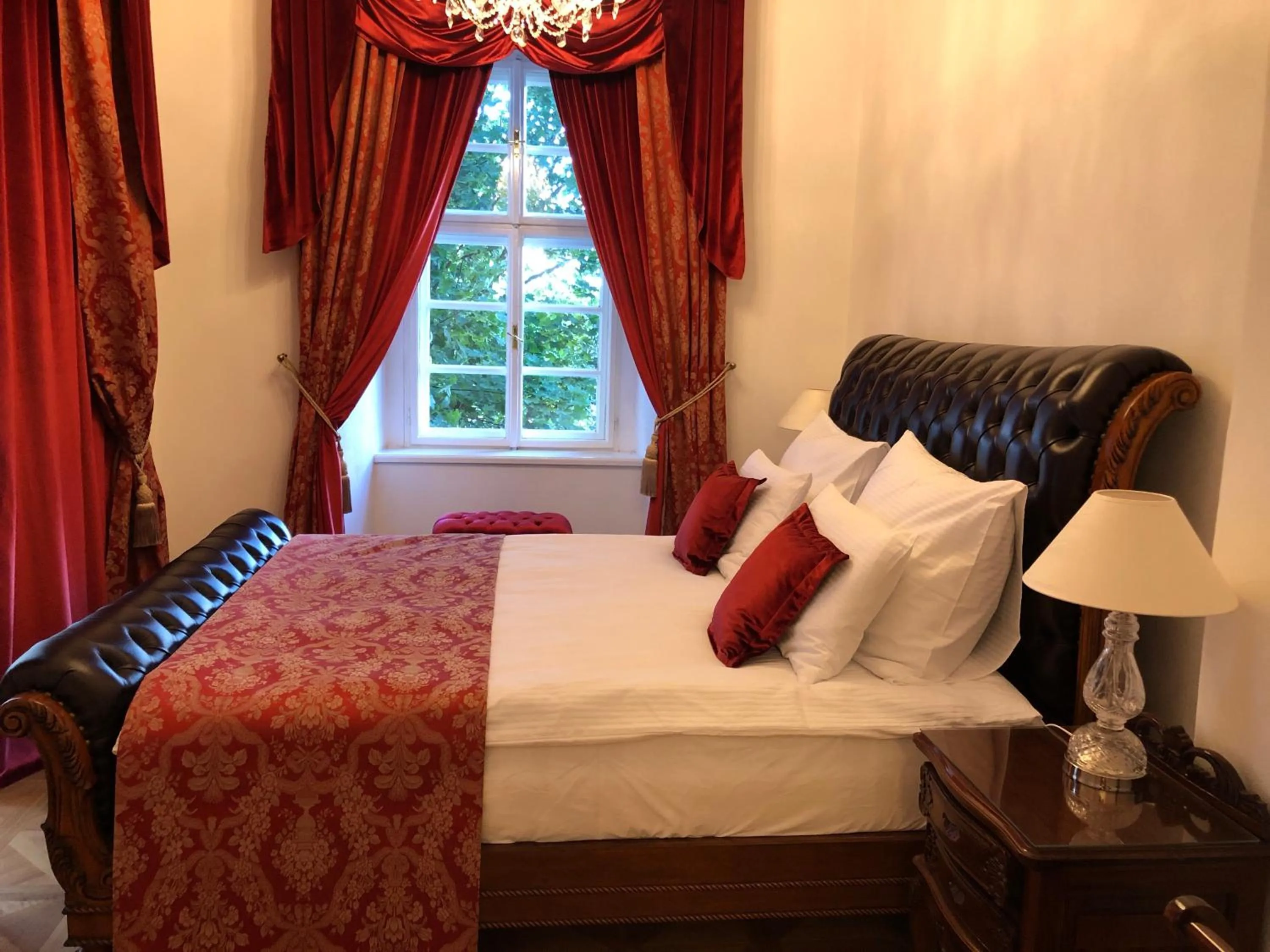 Bed in Zámek Jeseník Nad Odrou