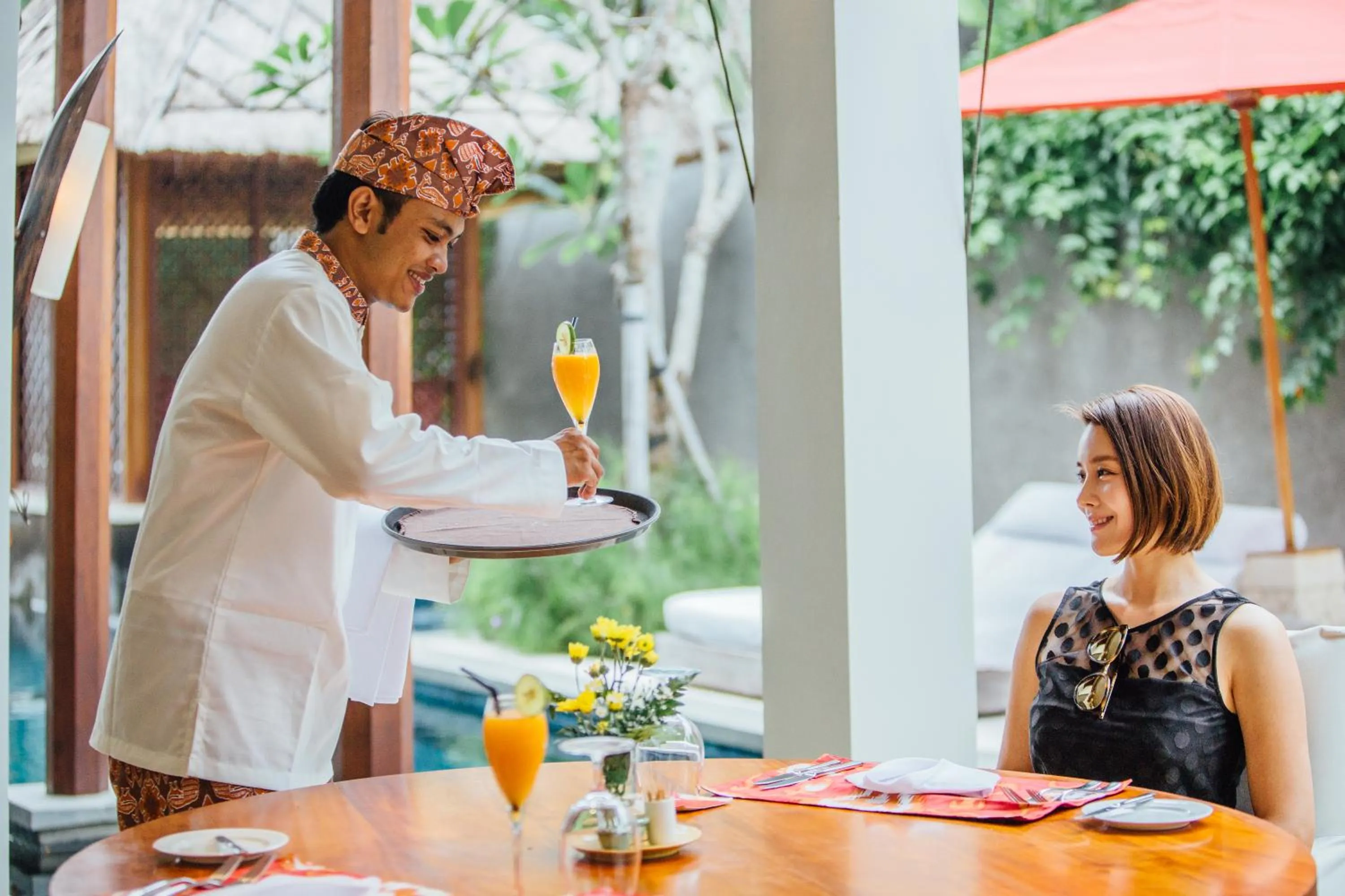 Restaurant/places to eat in Anapuri Villas