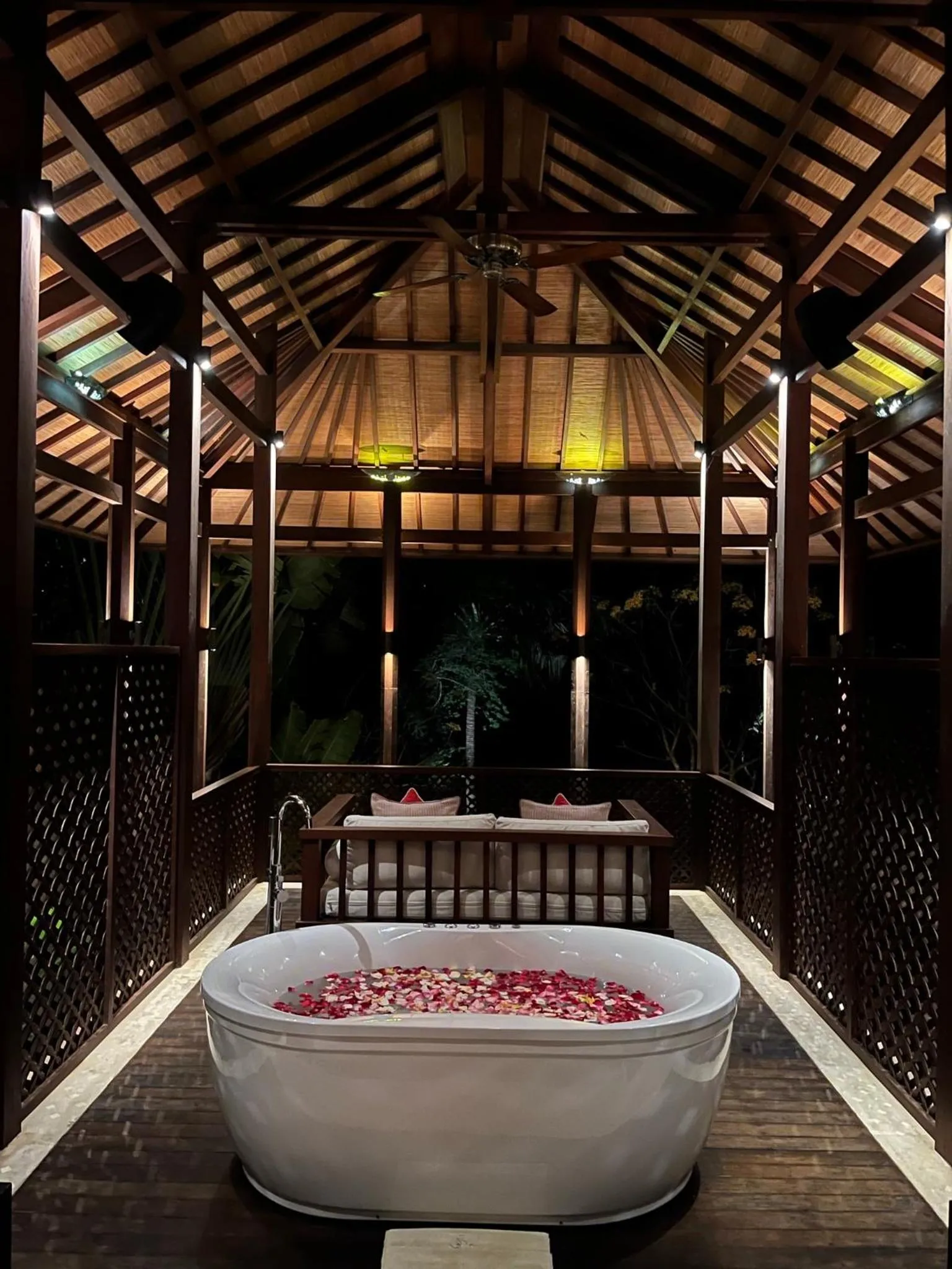 Hot Tub in Anapuri Villas