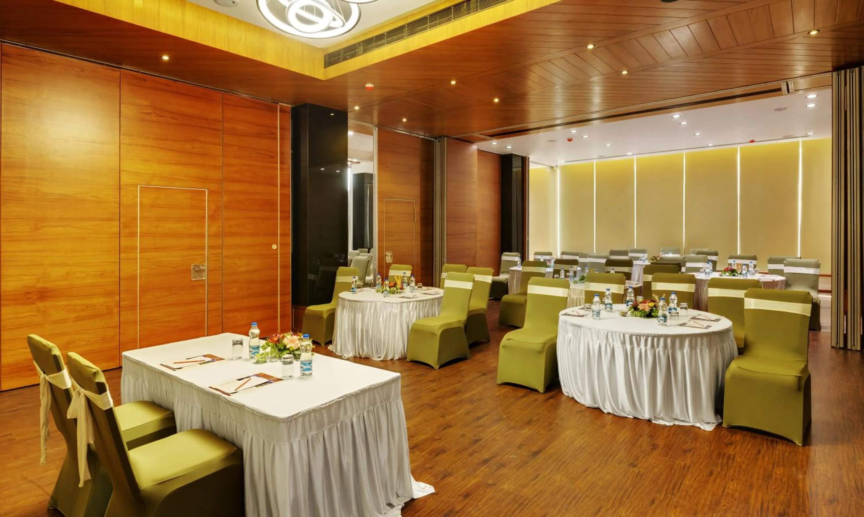 Banquet/Function facilities in Click Hotel Bhuj