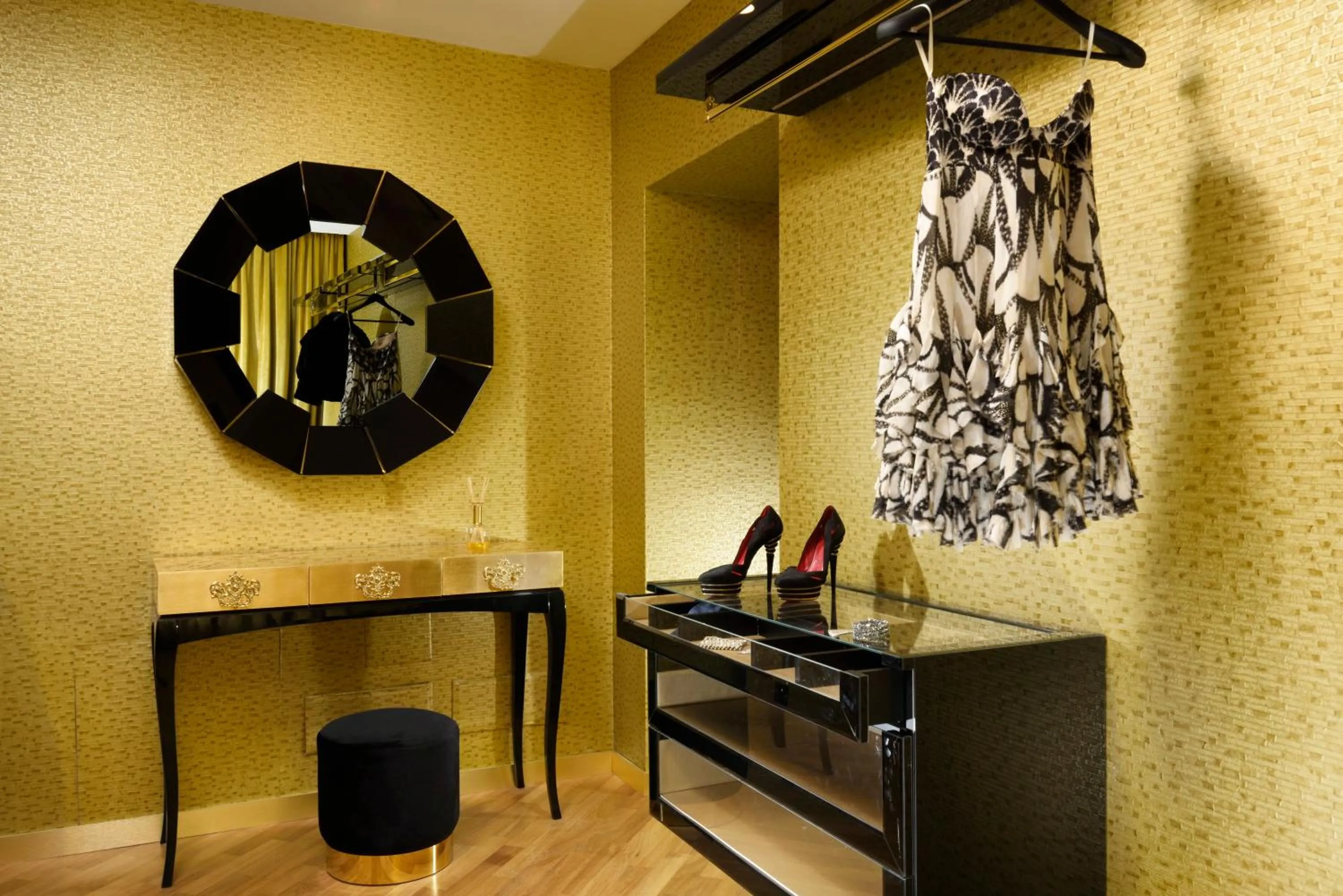 Decorative detail in Lifestyle Suites Rome