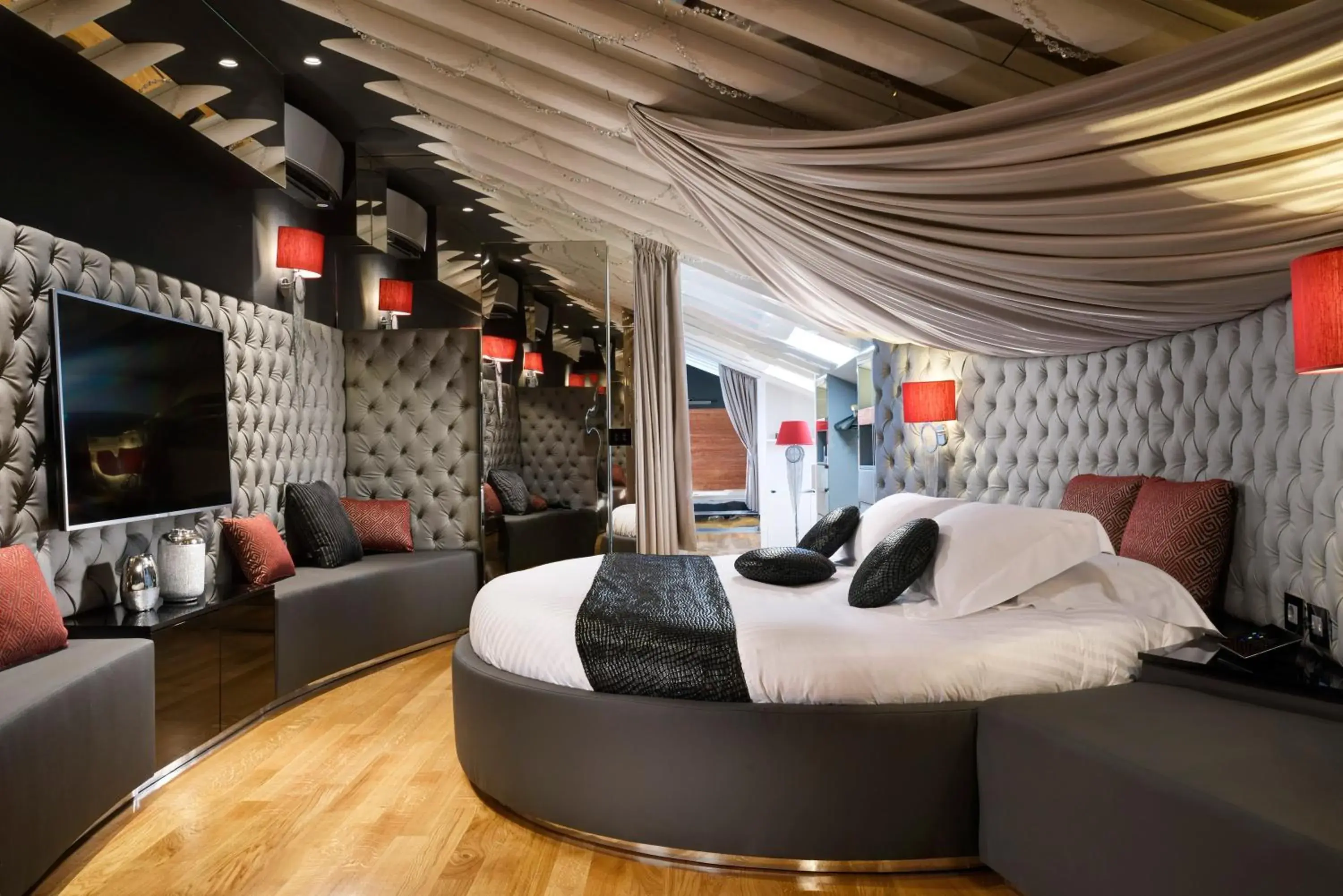 Presidential Suite in Lifestyle Suites Rome Presidential Suite in Lifestyle Suites Rome